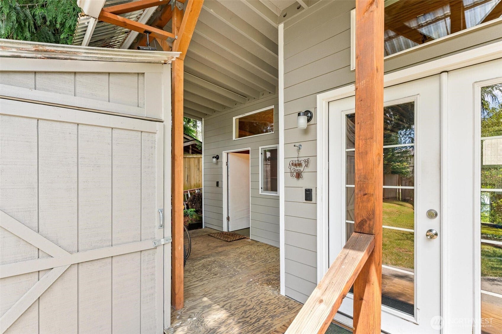 Storing garden equipment, gym equipment, seasonal boxes - there is a space and place for it all.