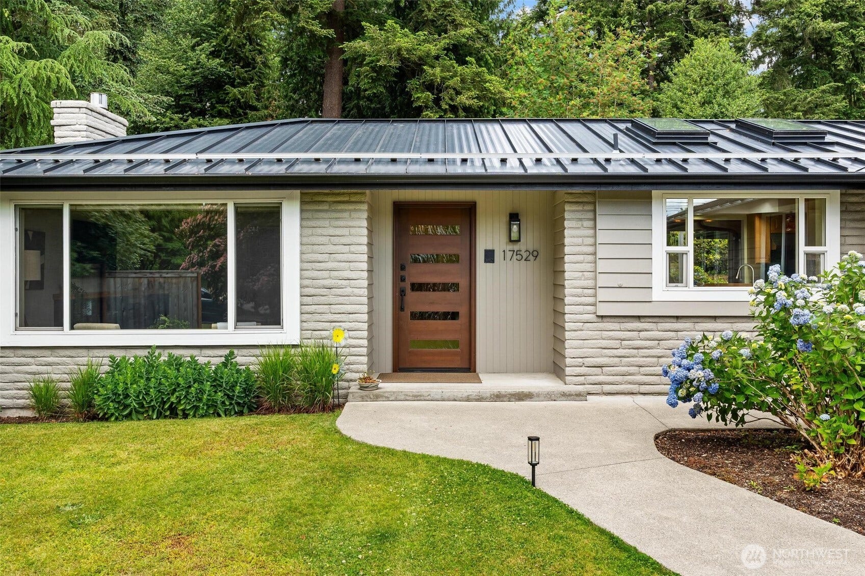 West Hill - single level living, new modern door with seeded glass panels. No HOA.