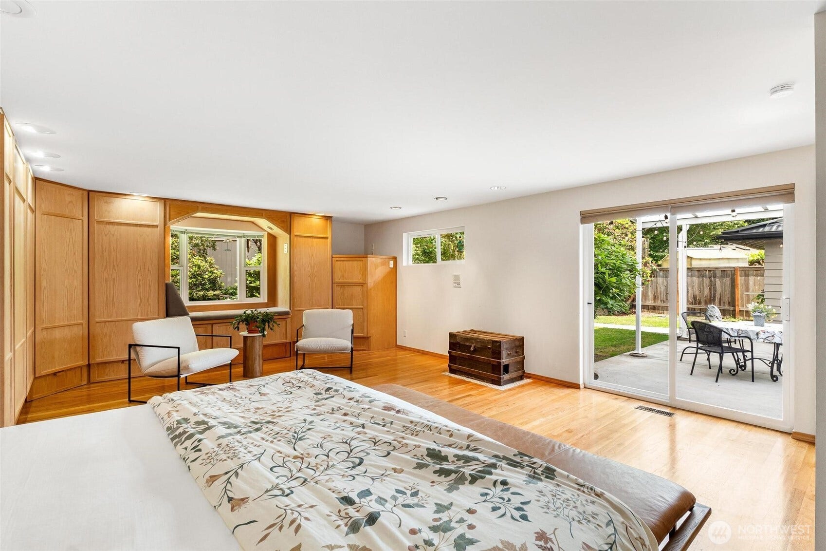 Primary suite with built ins