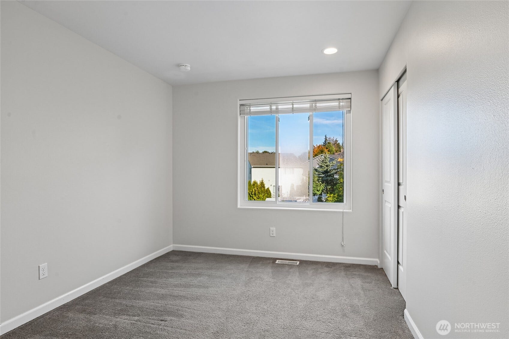 5661 S 150th Place, Tukwila, WA 98188