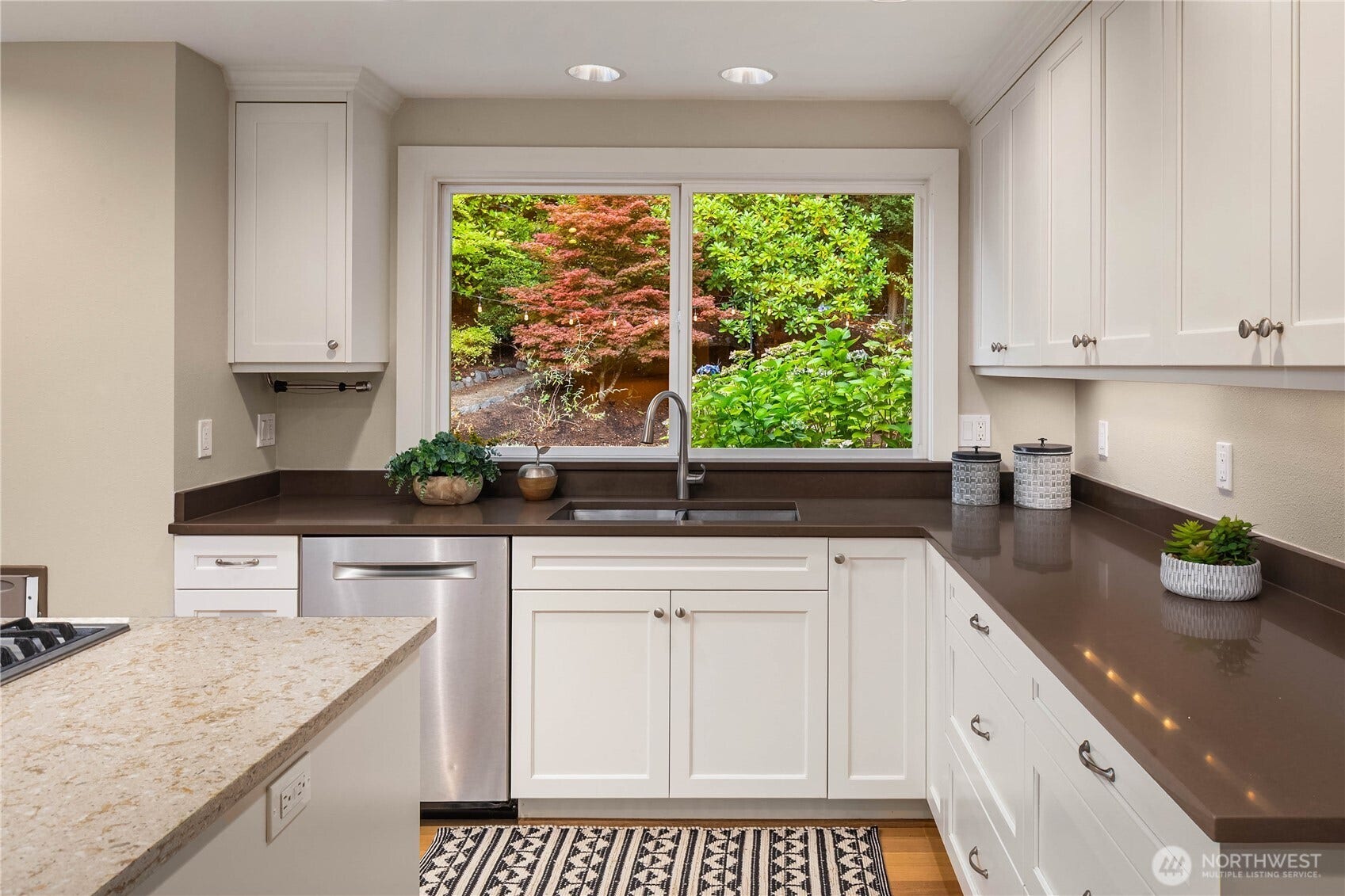 7803 89th Place SE, Mercer Island, WA 98040 7803 89th Place SE, Mercer Island, WA 98040