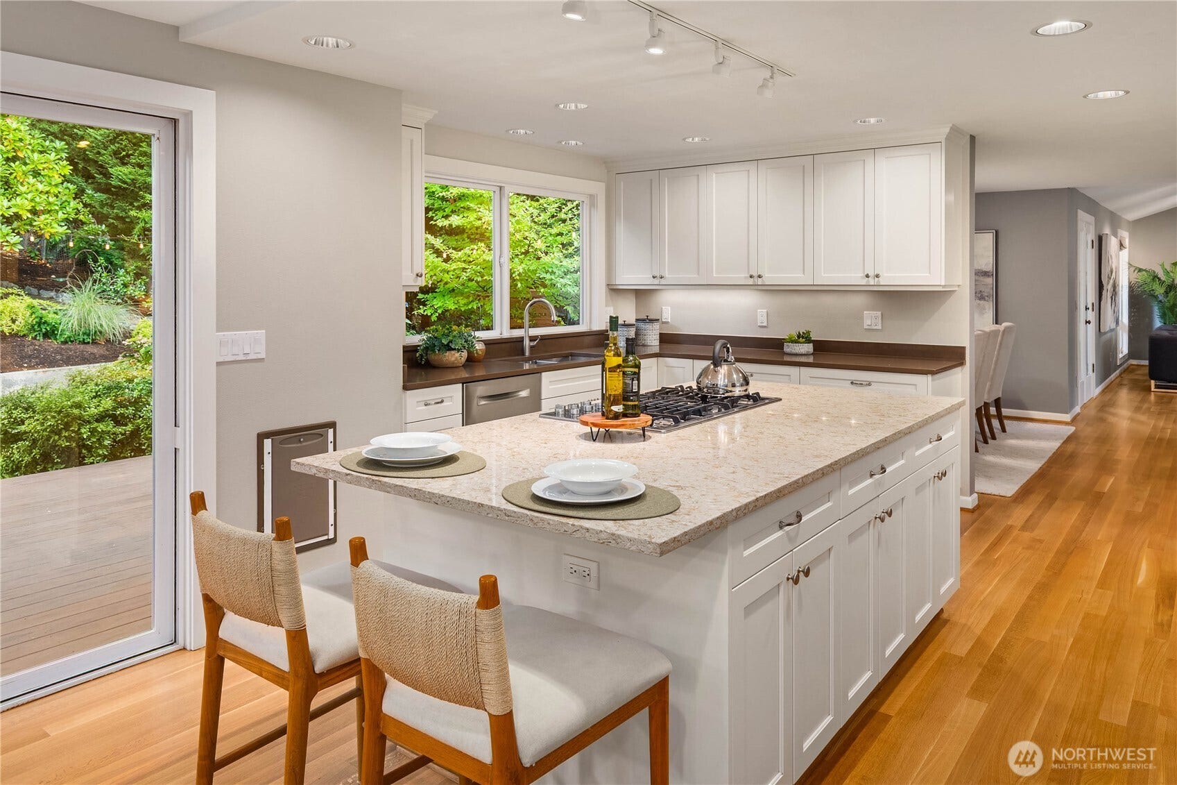 7803 89th Place SE, Mercer Island, WA 98040 7803 89th Place SE, Mercer Island, WA 98040