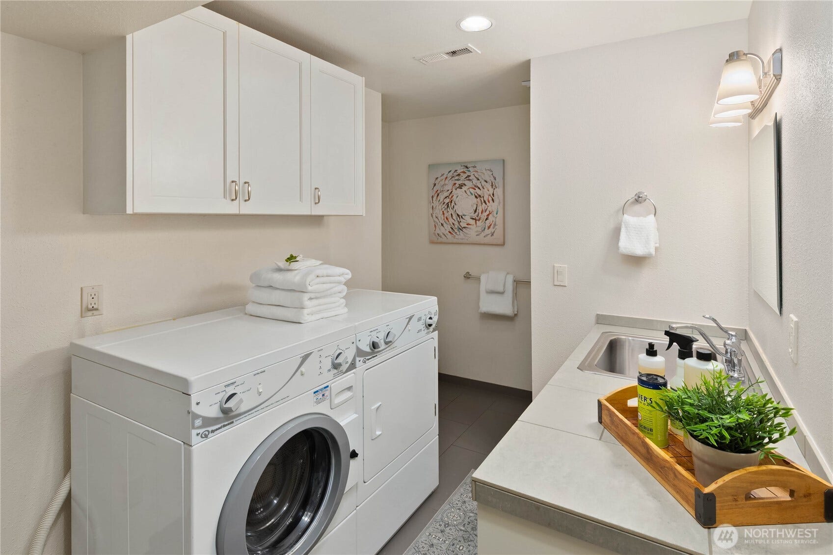 7803 89th Place SE, Mercer Island, WA 98040 7803 89th Place SE, Mercer Island, WA 98040