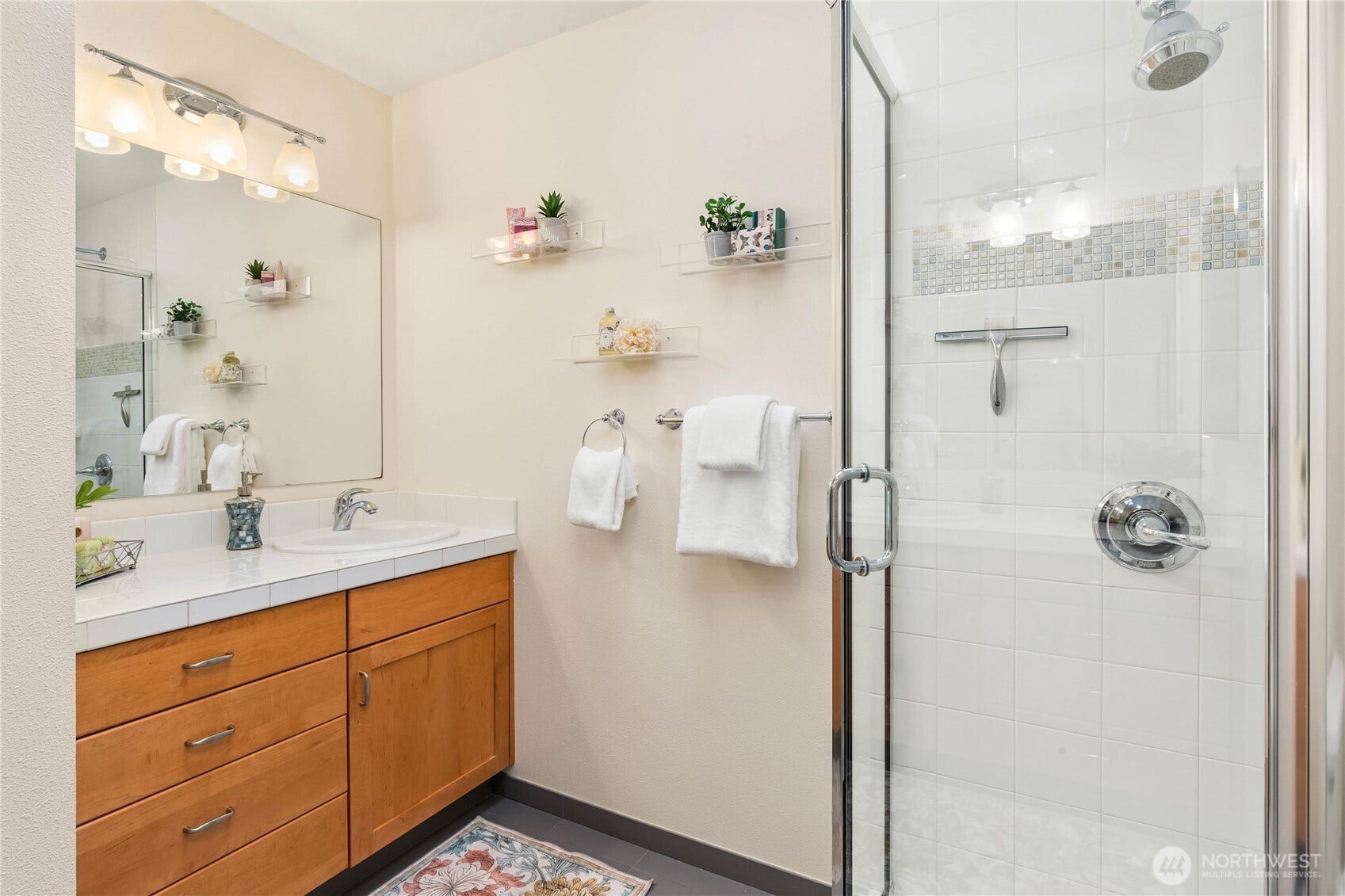 7803 89th Place SE, Mercer Island, WA 98040 7803 89th Place SE, Mercer Island, WA 98040
