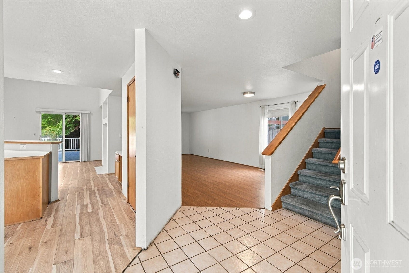 130 85th Avenue SE, Lake Stevens, WA 98258 Entry way