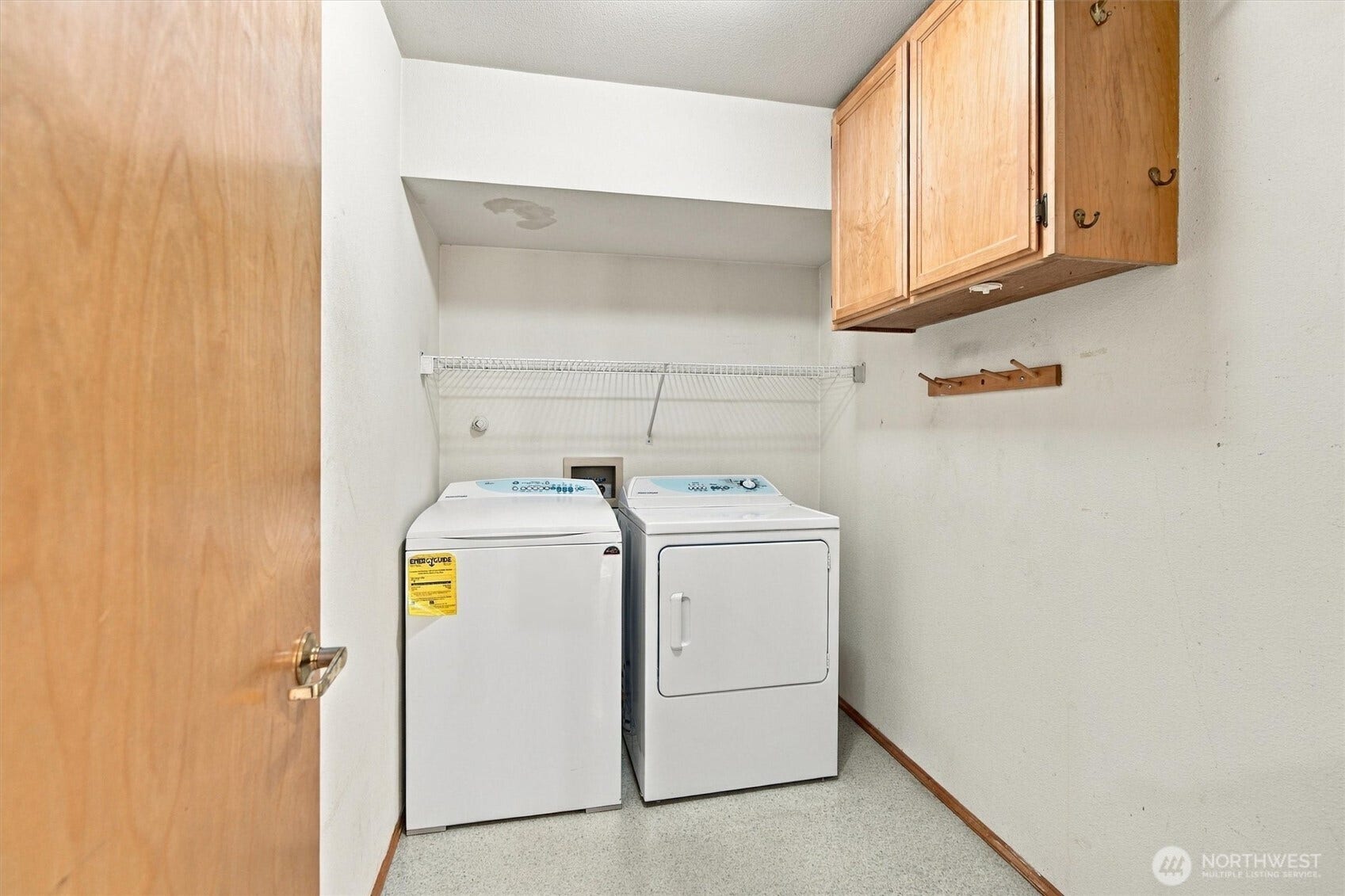 130 85th Avenue SE, Lake Stevens, WA 98258 Main floor laundry