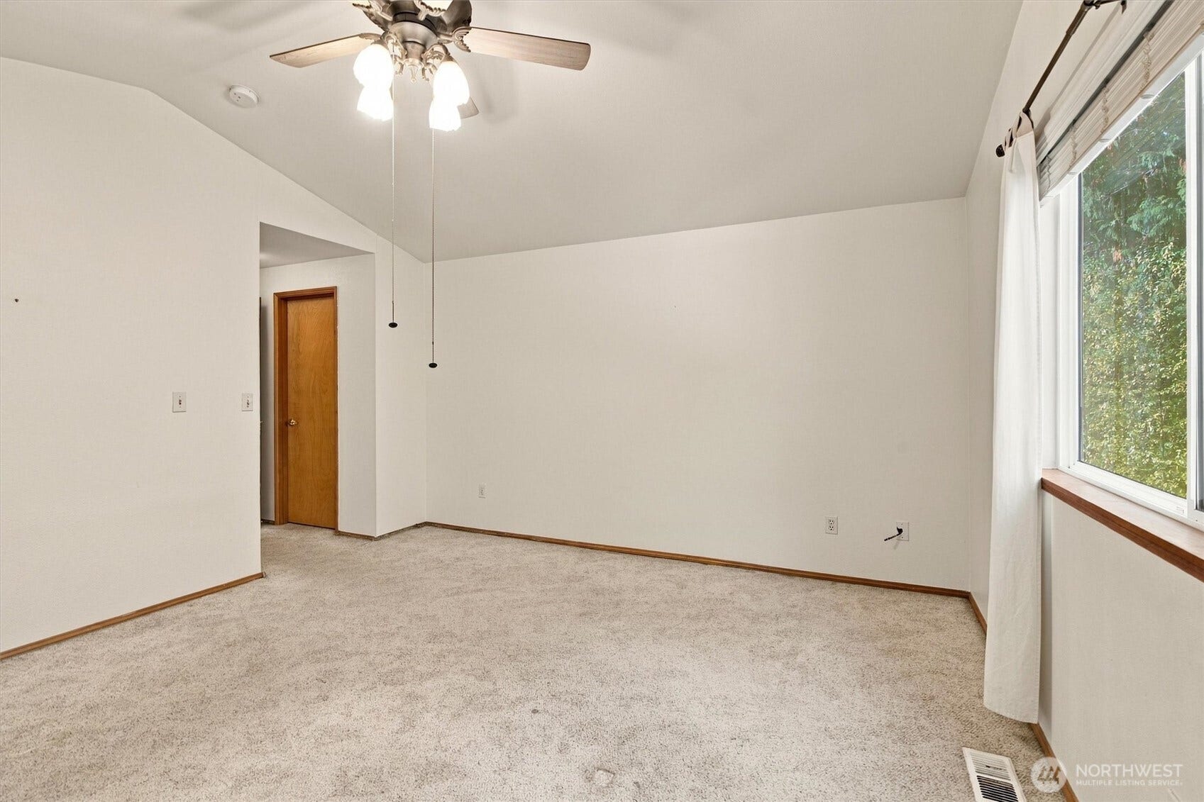 130 85th Avenue SE, Lake Stevens, WA 98258 Primary Bedroom