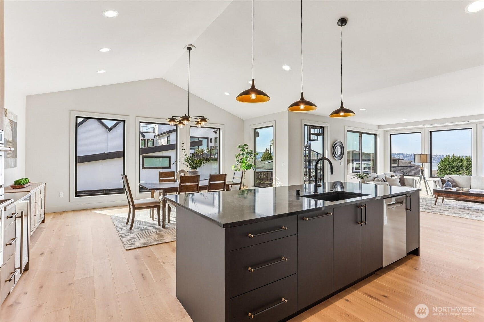 1015 N 35th Street, Renton, WA 98056 1015 N 35th Street, Renton, WA 98056