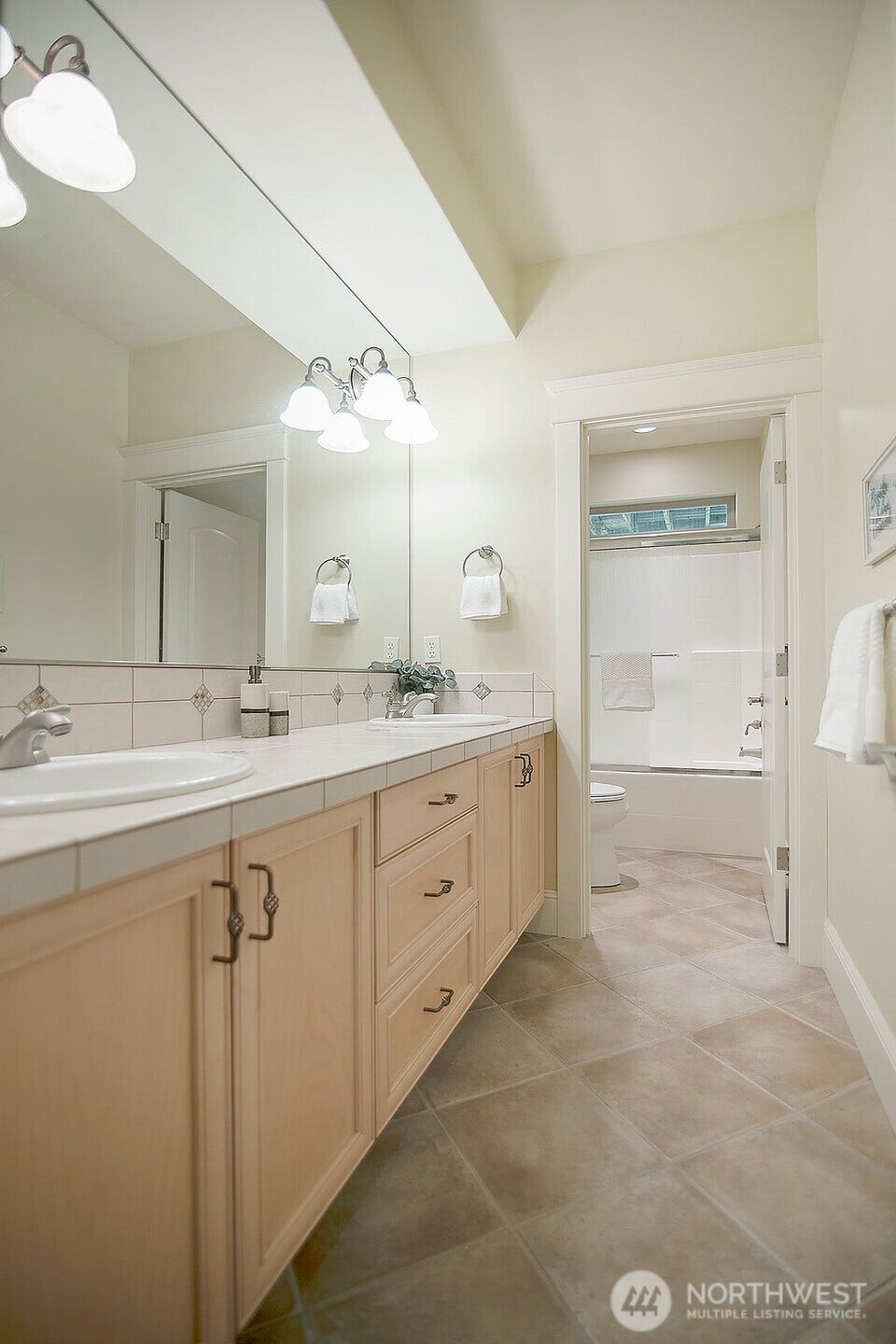 3558 Chinook Street, Longview, WA 98632 3558 Chinook Street, Longview, WA 98632