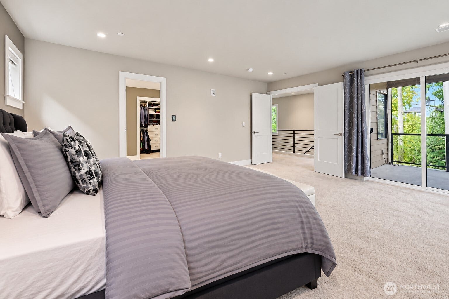 11030 SE 60th Lane, Bellevue, WA 98006 11030 SE 60th Lane, Bellevue, WA 98006