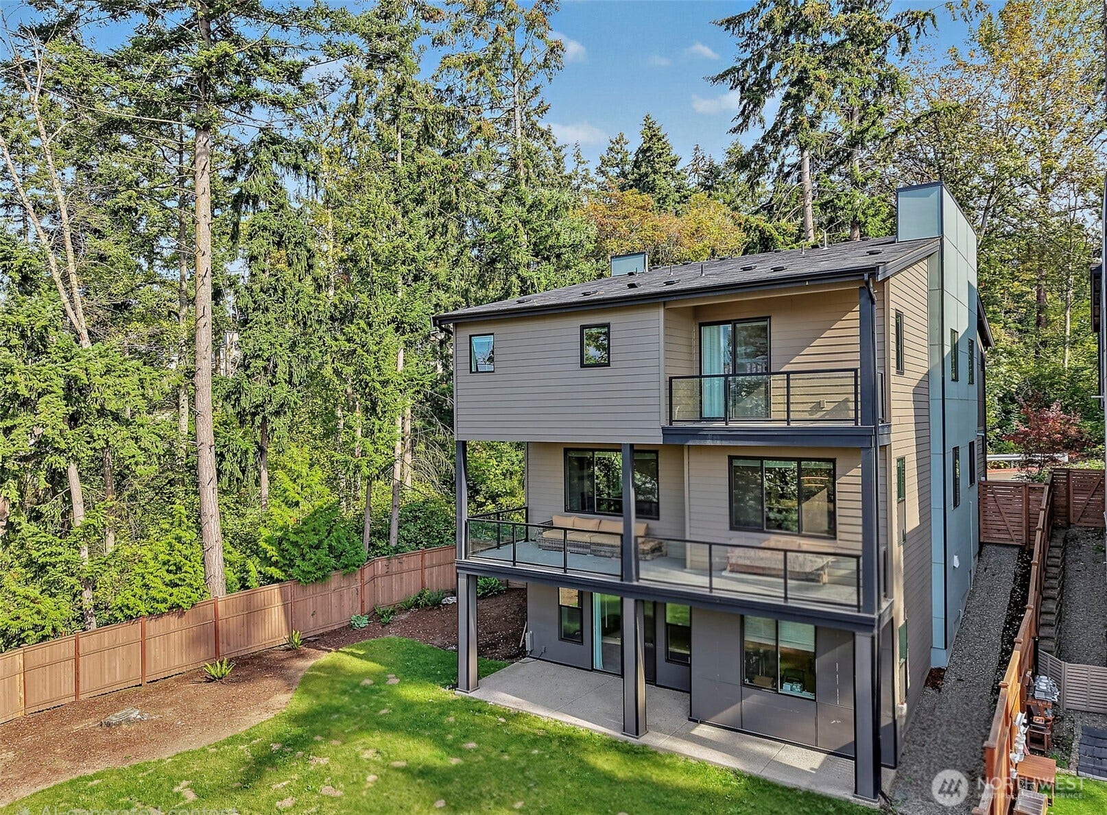 11030 SE 60th Lane, Bellevue, WA 98006 11030 SE 60th Lane, Bellevue, WA 98006