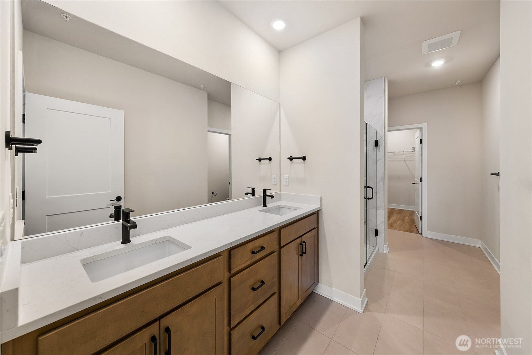 6949 NE 184th Lane, #511, Kenmore, WA 98028 6949 NE 184th Lane, #511, Kenmore, WA 98028