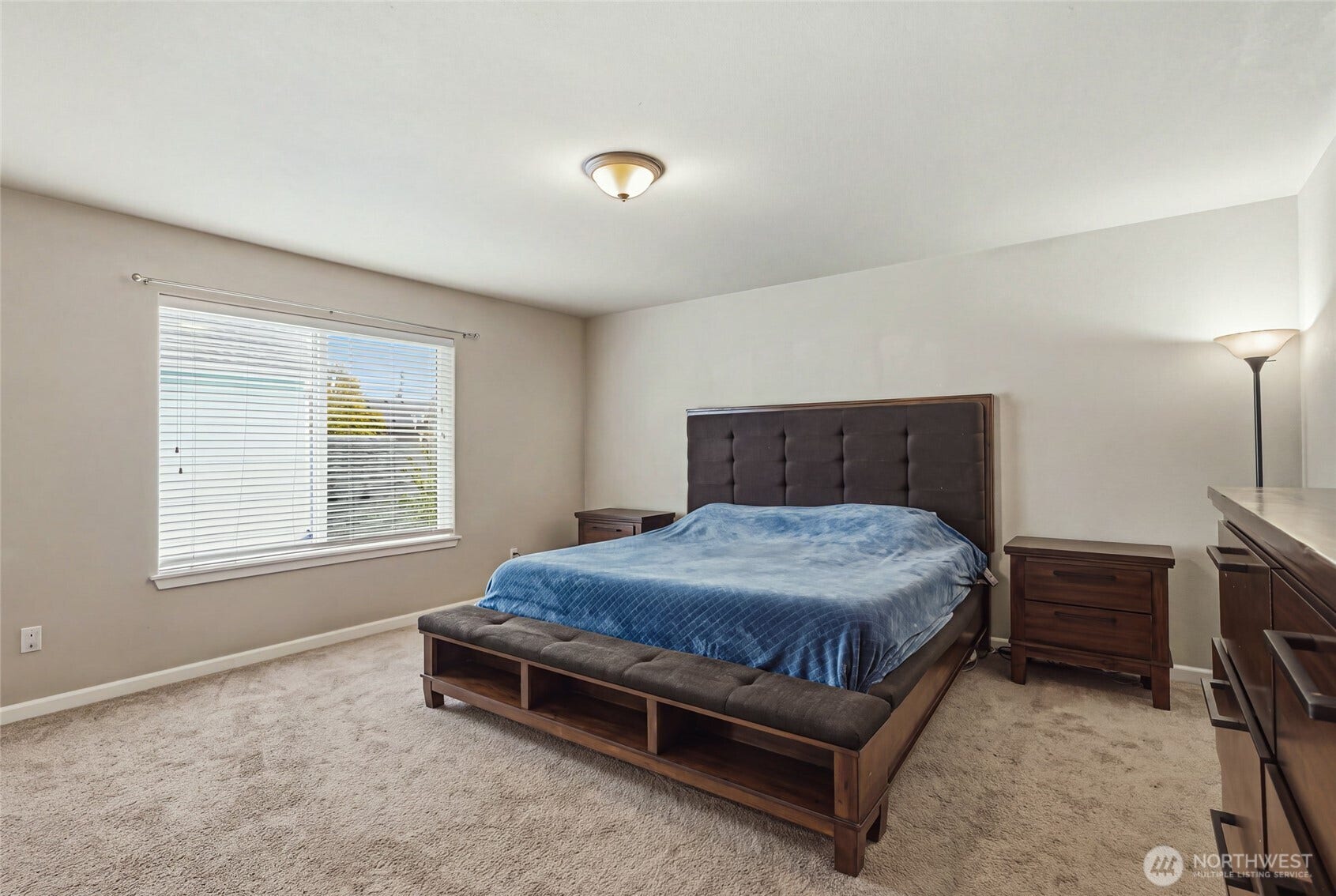 4628 Durham Street SE, Lacey, WA 98503 Large primary suite with an ideal setup.