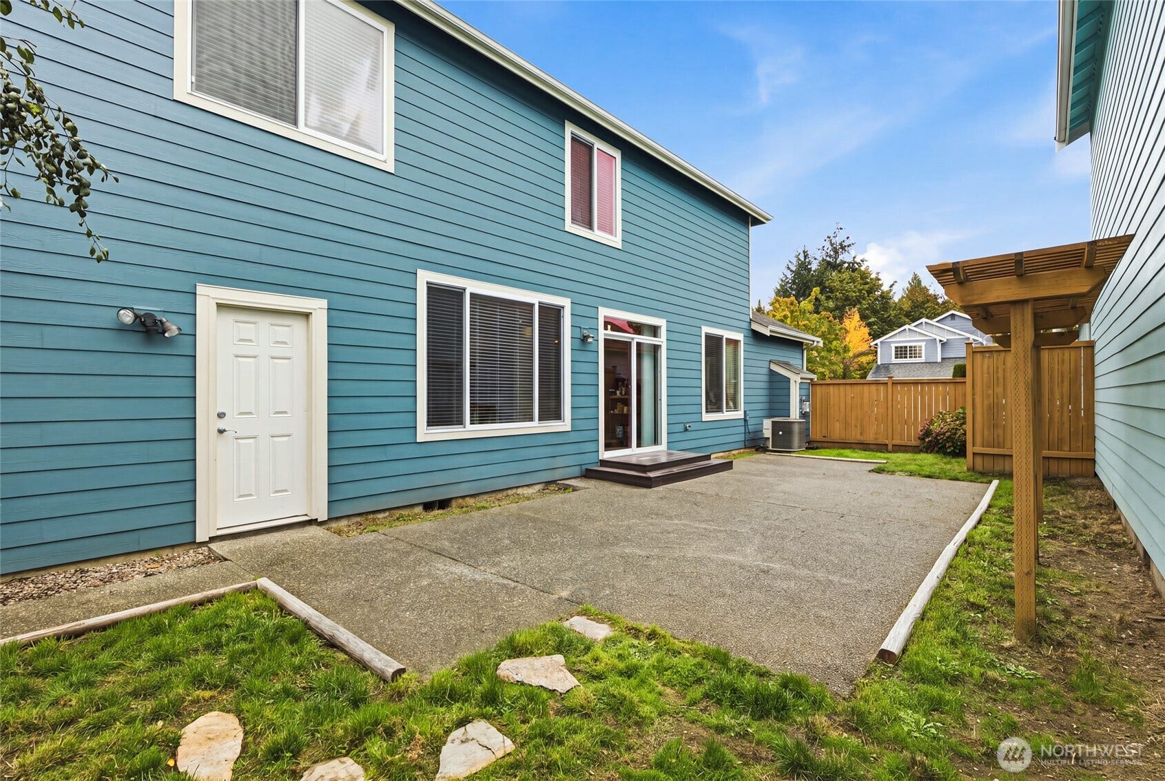4628 Durham Street SE, Lacey, WA 98503 Low-maintenance fenced yard with patio and room to play.