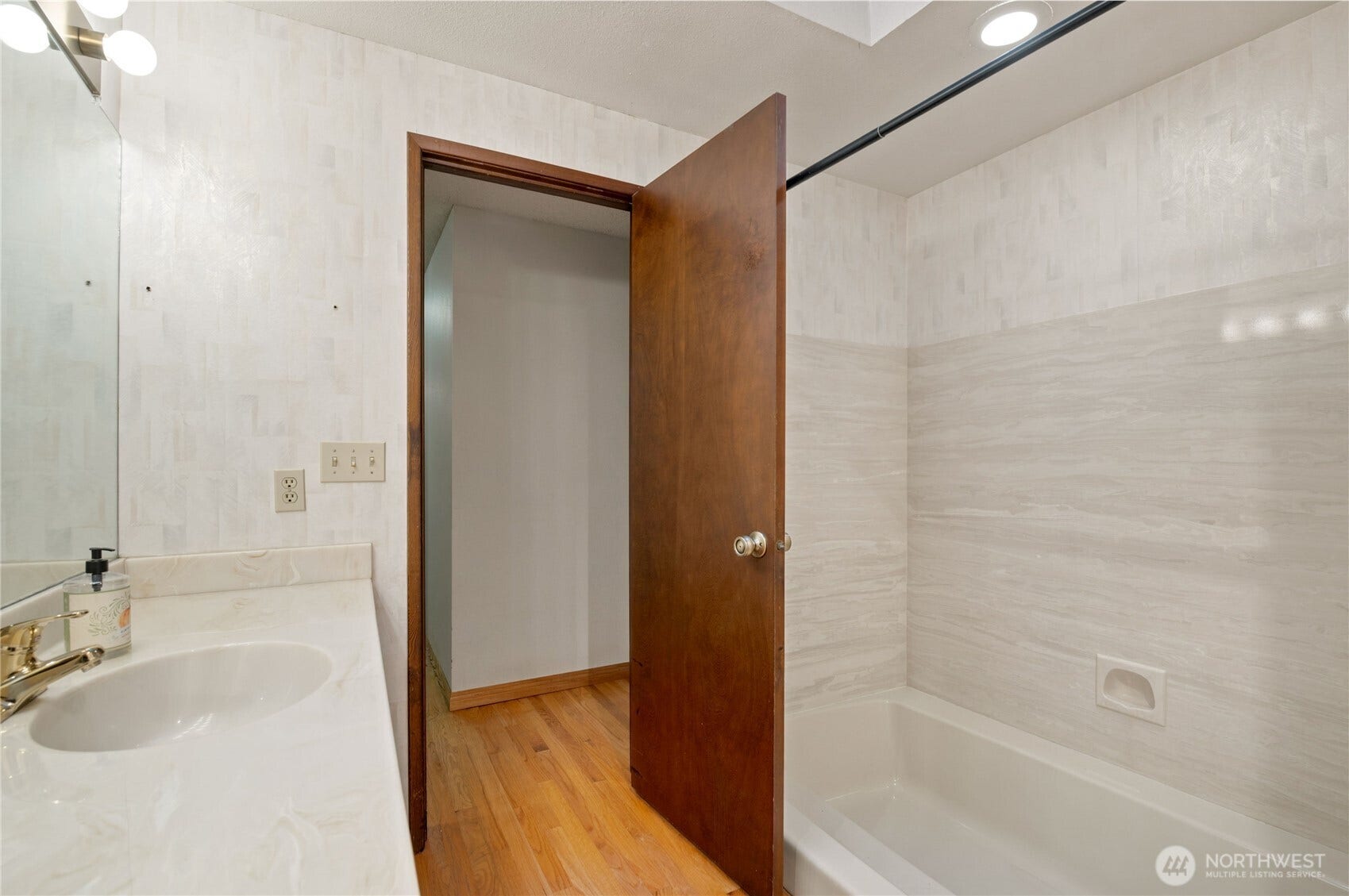 5628 139th Street NW, Gig Harbor, WA 98332 includes a sunken tub/shower