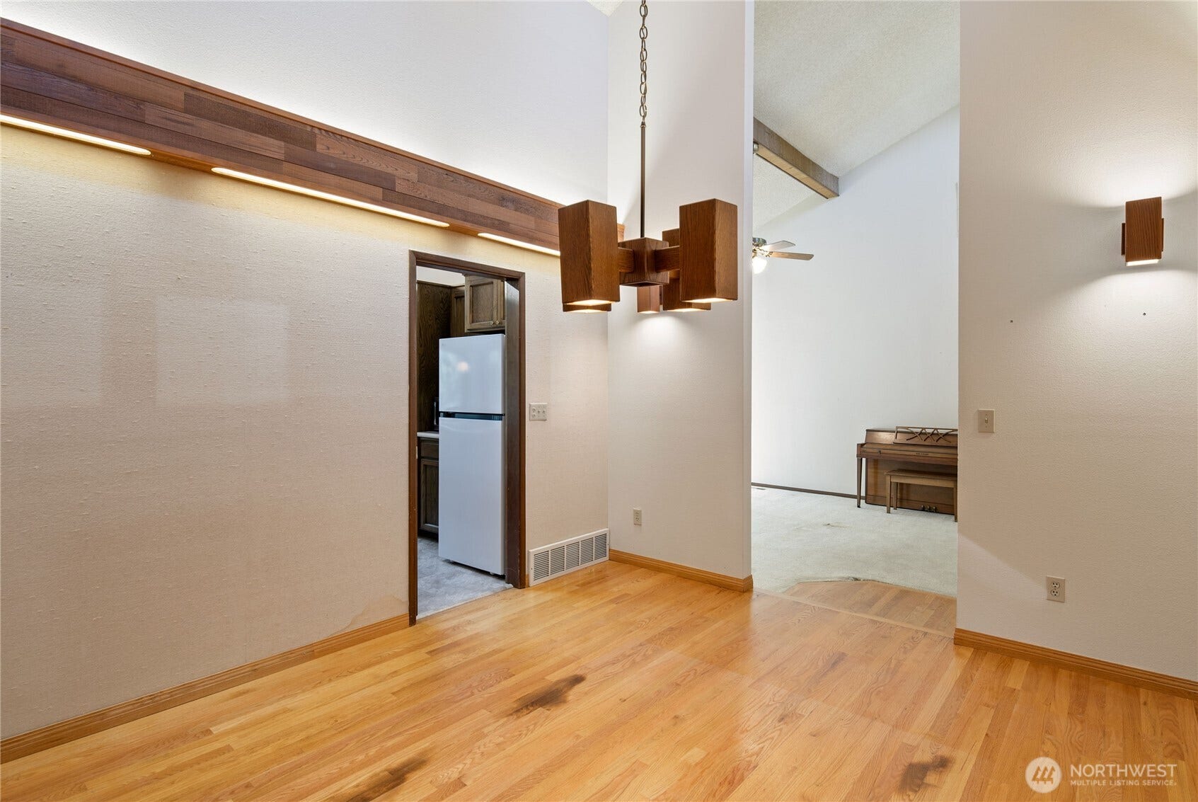 5628 139th Street NW, Gig Harbor, WA 98332 custom lighting fixtures in dining