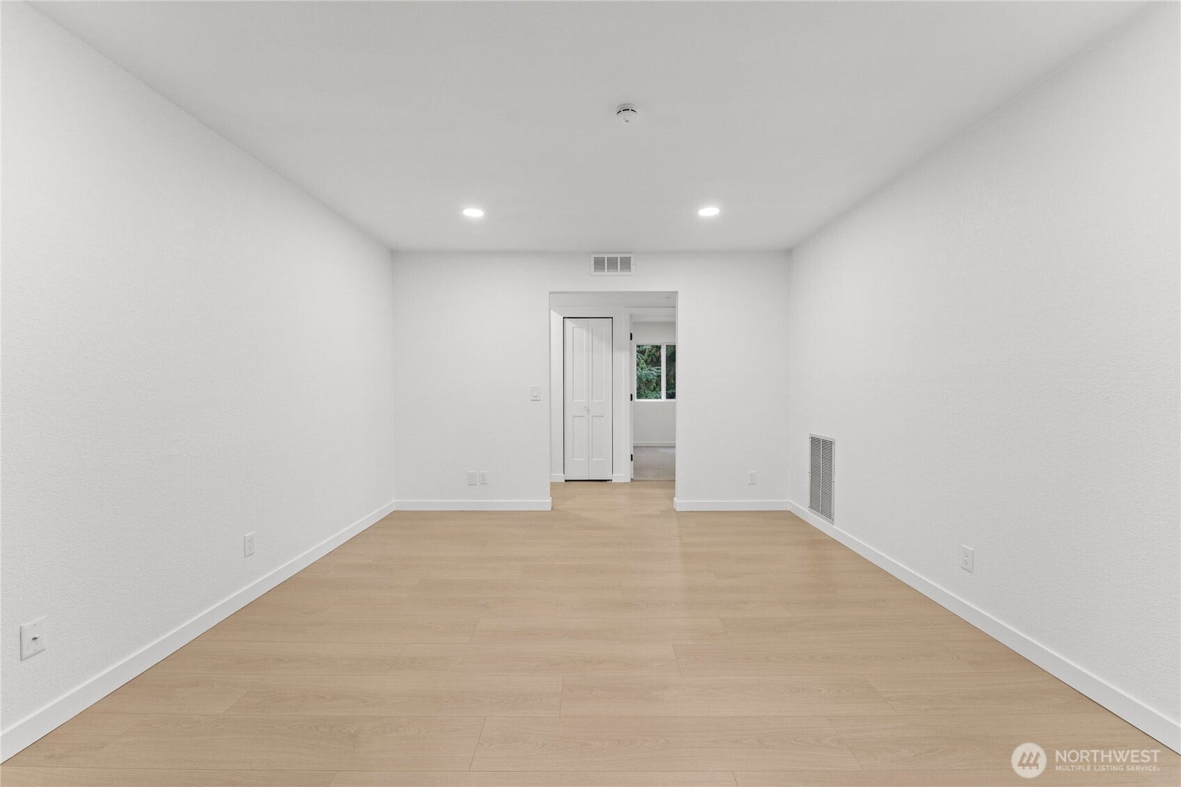 14020 Juanita Drive NE, #B3, Kirkland, WA 98034 14020 Juanita Drive NE, #B3, Kirkland, WA 98034