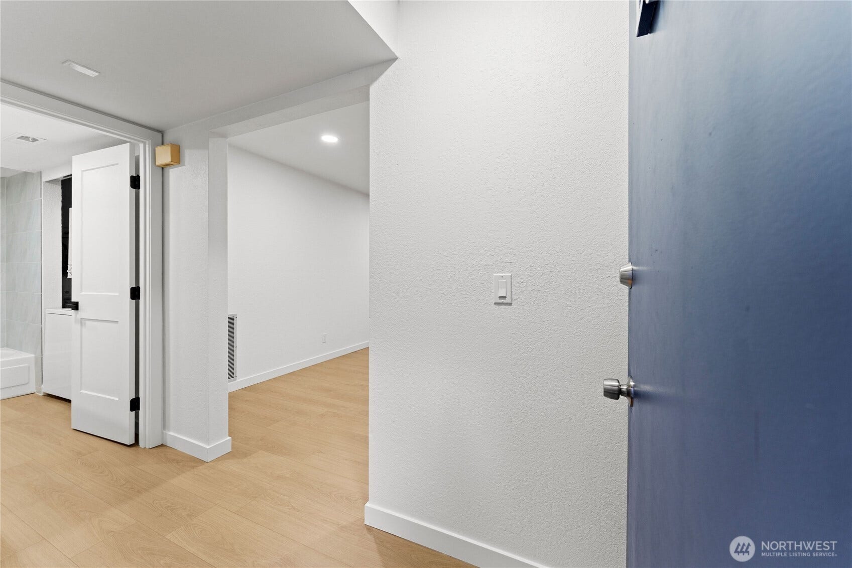 14020 Juanita Drive NE, #B3, Kirkland, WA 98034 14020 Juanita Drive NE, #B3, Kirkland, WA 98034
