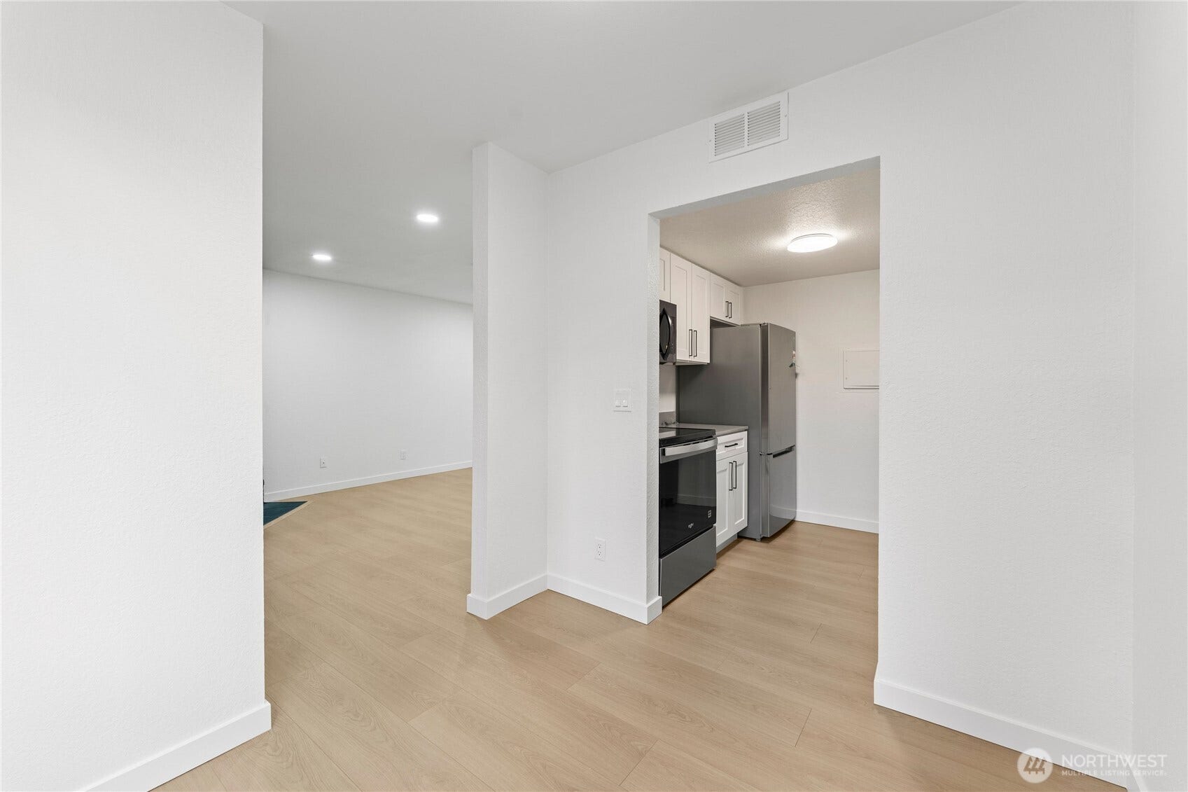 14020 Juanita Drive NE, #B3, Kirkland, WA 98034 14020 Juanita Drive NE, #B3, Kirkland, WA 98034
