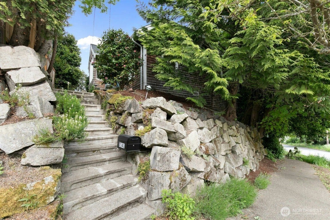 7141 47th Avenue SW, Seattle, WA 98136