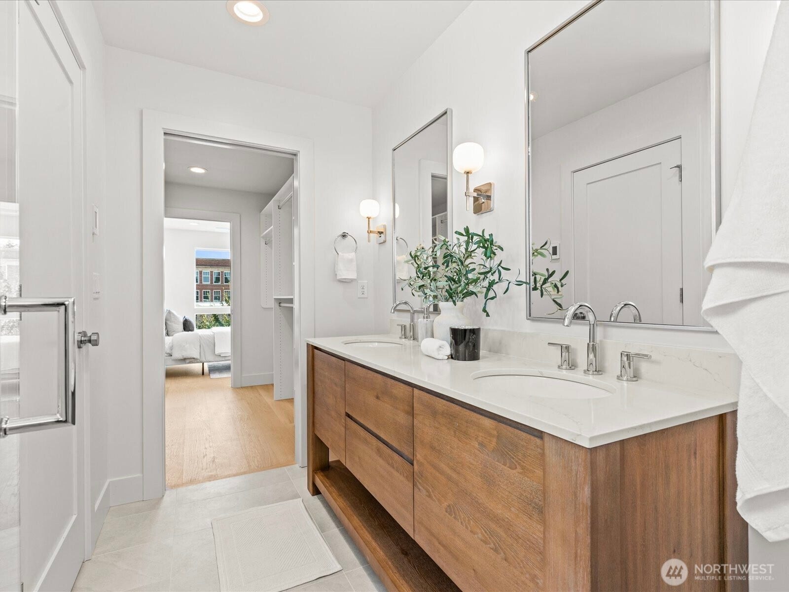 4326 Woodlawn Avenue N, #A, Seattle, WA 98103 4326 Woodlawn Avenue N, #A, Seattle, WA 98103