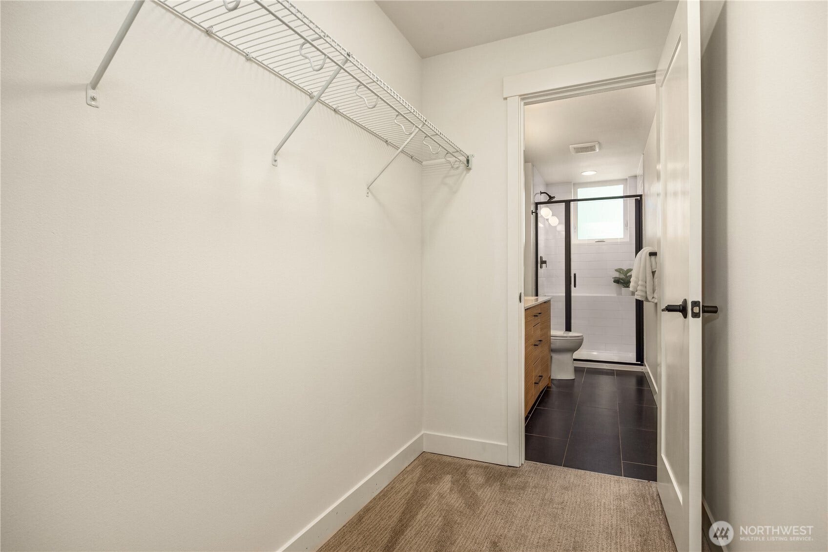4515 Sunnyside Avenue N, #B, Seattle, WA 98103 4515 Sunnyside Avenue N, #B, Seattle, WA 98103