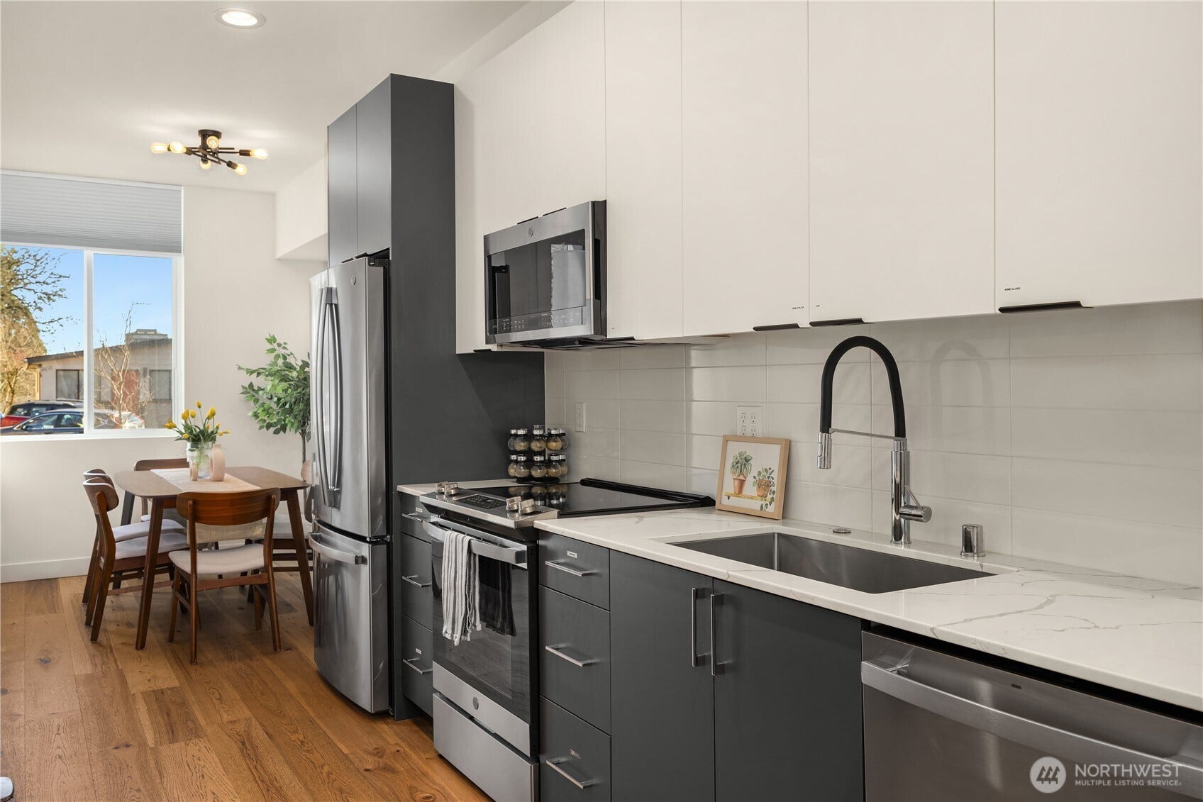 4515 Sunnyside Avenue N, #B, Seattle, WA 98103 4515 Sunnyside Avenue N, #B, Seattle, WA 98103