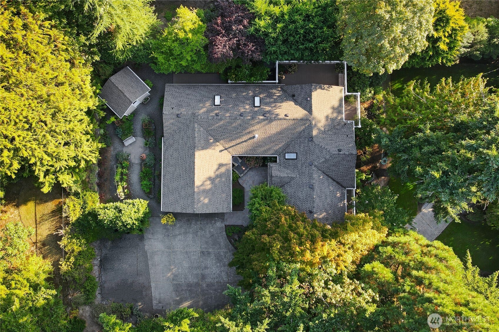 6720 W Mercer Way, Mercer Island, WA 98040 6720 W Mercer Way, Mercer Island, WA 98040