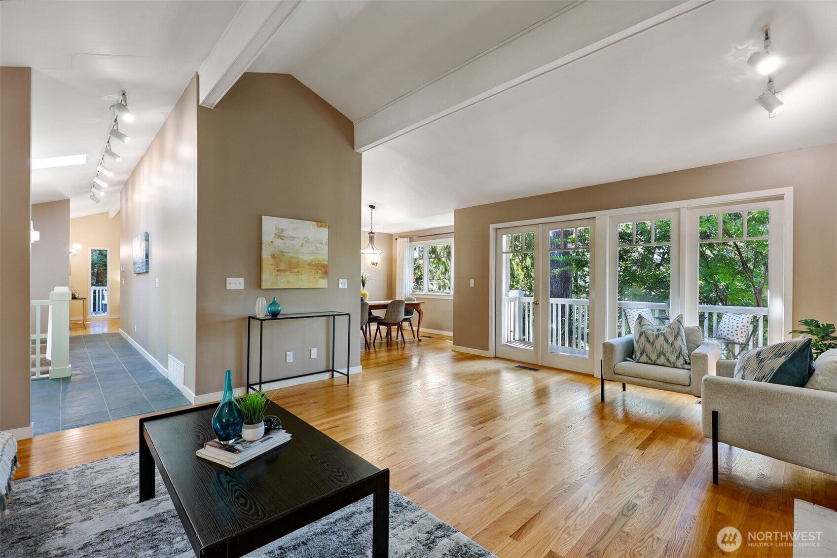 6720 W Mercer Way, Mercer Island, WA 98040 6720 W Mercer Way, Mercer Island, WA 98040
