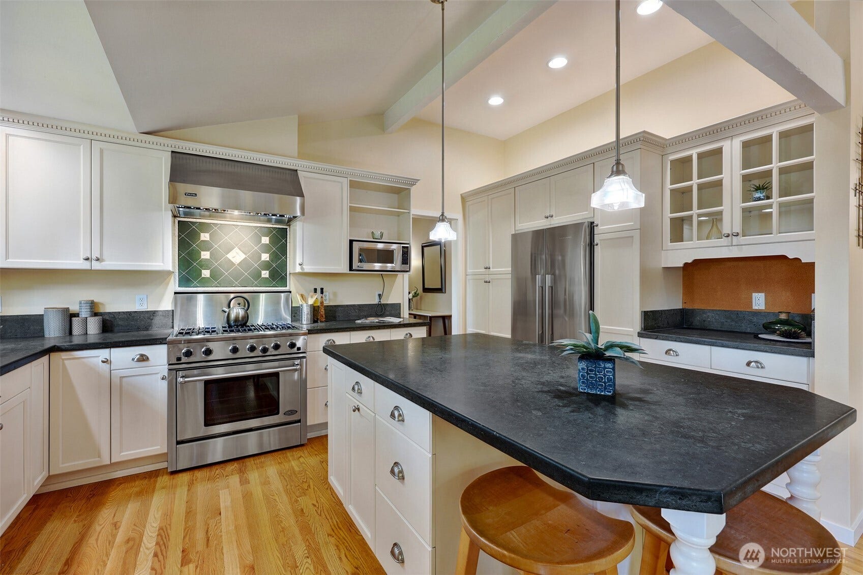 6720 W Mercer Way, Mercer Island, WA 98040 6720 W Mercer Way, Mercer Island, WA 98040