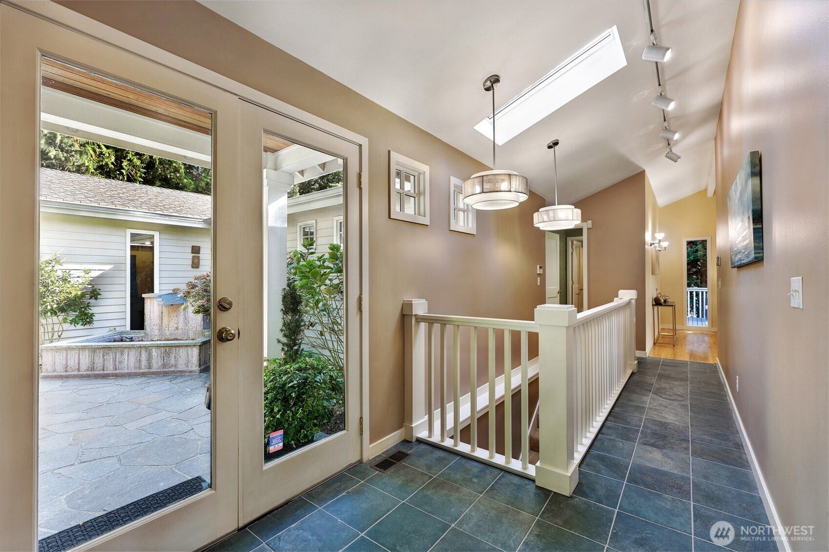 6720 W Mercer Way, Mercer Island, WA 98040 6720 W Mercer Way, Mercer Island, WA 98040
