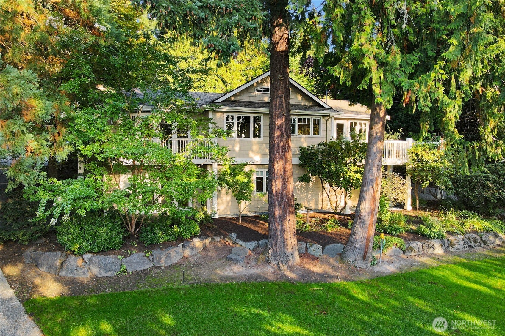 6720 W Mercer Way, Mercer Island, WA 98040 6720 W Mercer Way, Mercer Island, WA 98040