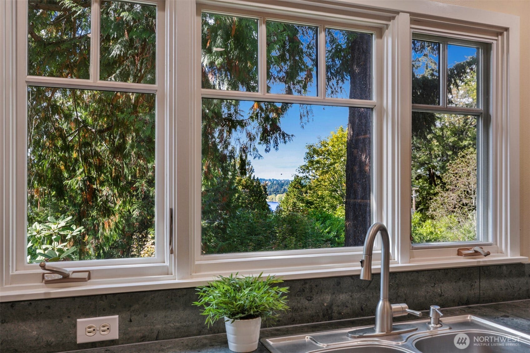 6720 W Mercer Way, Mercer Island, WA 98040 6720 W Mercer Way, Mercer Island, WA 98040