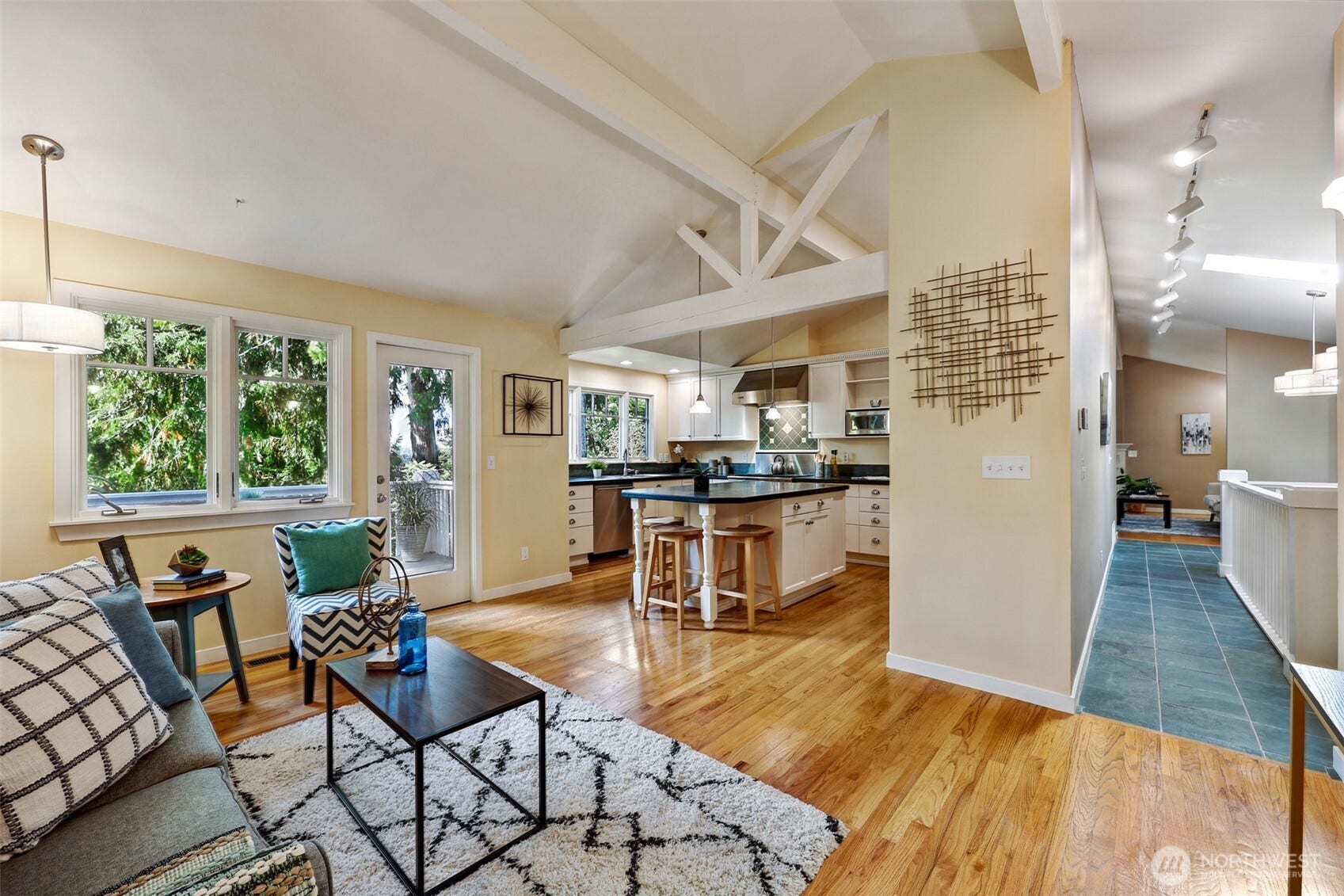 6720 W Mercer Way, Mercer Island, WA 98040 6720 W Mercer Way, Mercer Island, WA 98040
