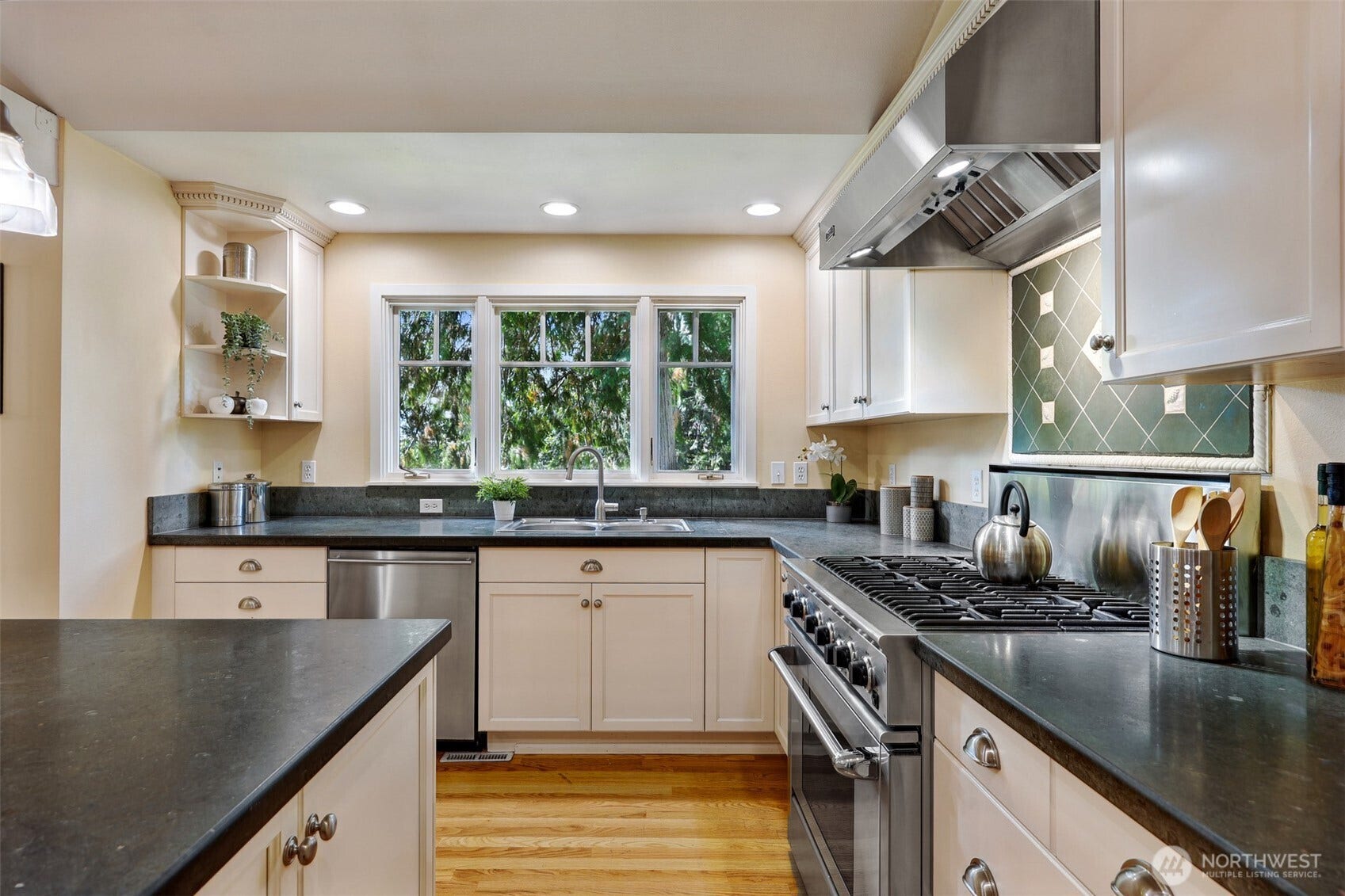 6720 W Mercer Way, Mercer Island, WA 98040 6720 W Mercer Way, Mercer Island, WA 98040