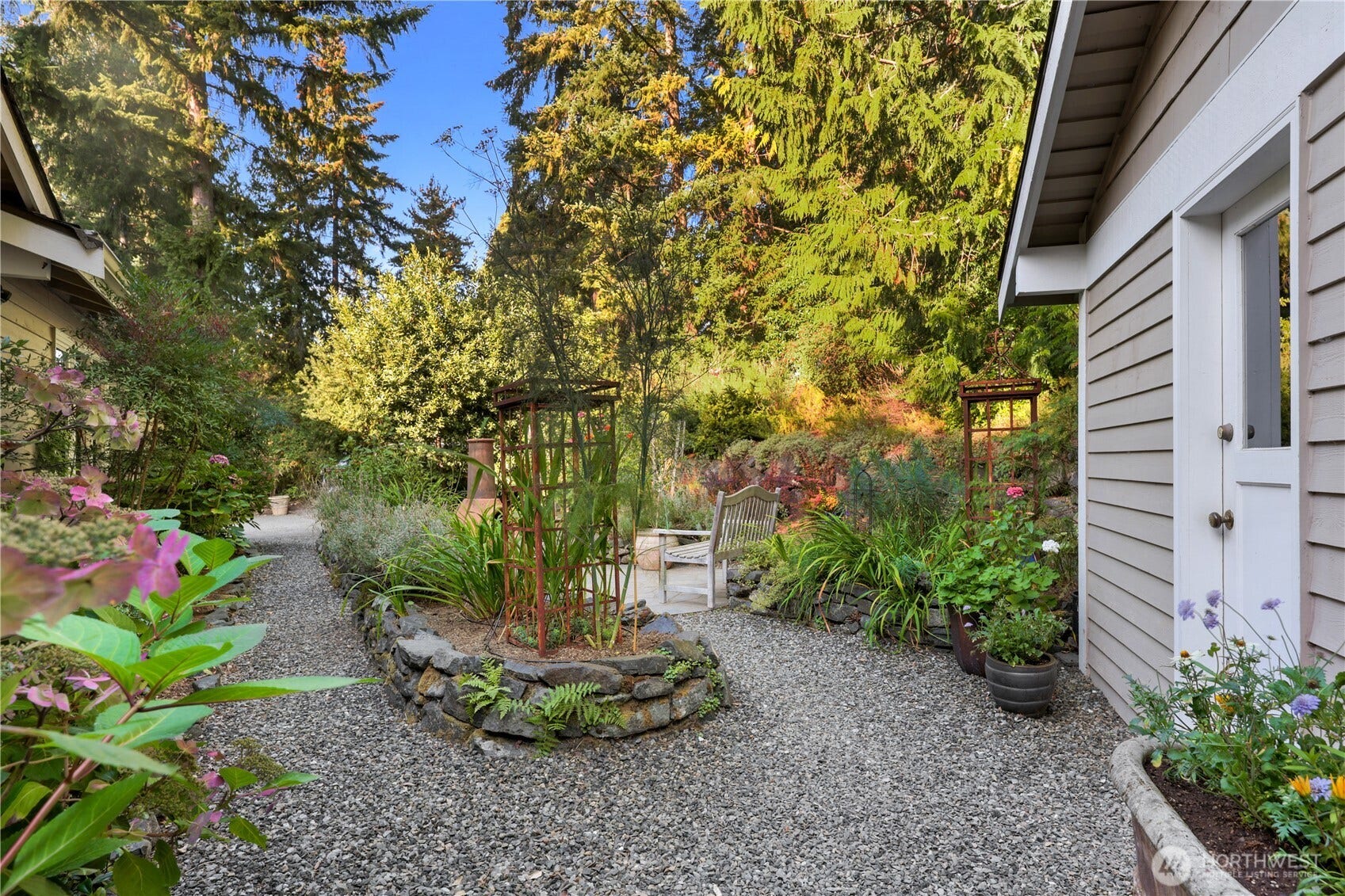 6720 W Mercer Way, Mercer Island, WA 98040 6720 W Mercer Way, Mercer Island, WA 98040