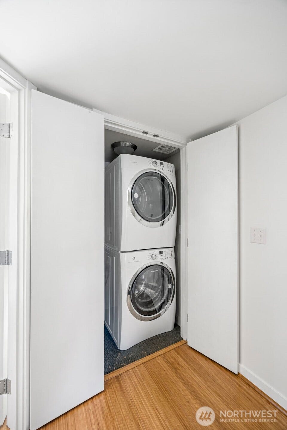 3926 S Brandon Street, #B, Seattle, WA 98118 3926 S Brandon Street, #B, Seattle, WA 98118