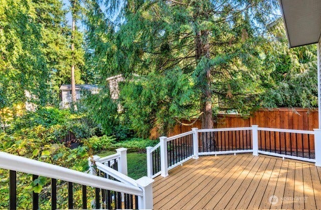 10418 114th Place NE, Kirkland, WA 98033 10418 114th Place NE, Kirkland, WA 98033
