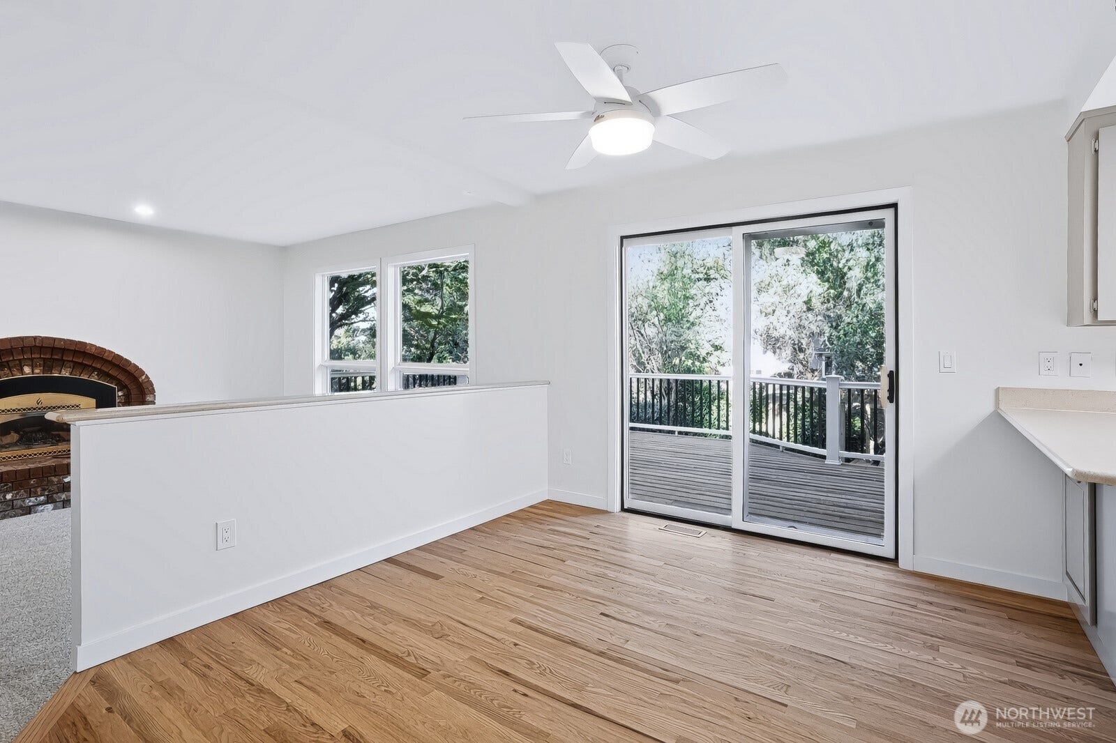 10418 114th Place NE, Kirkland, WA 98033 10418 114th Place NE, Kirkland, WA 98033