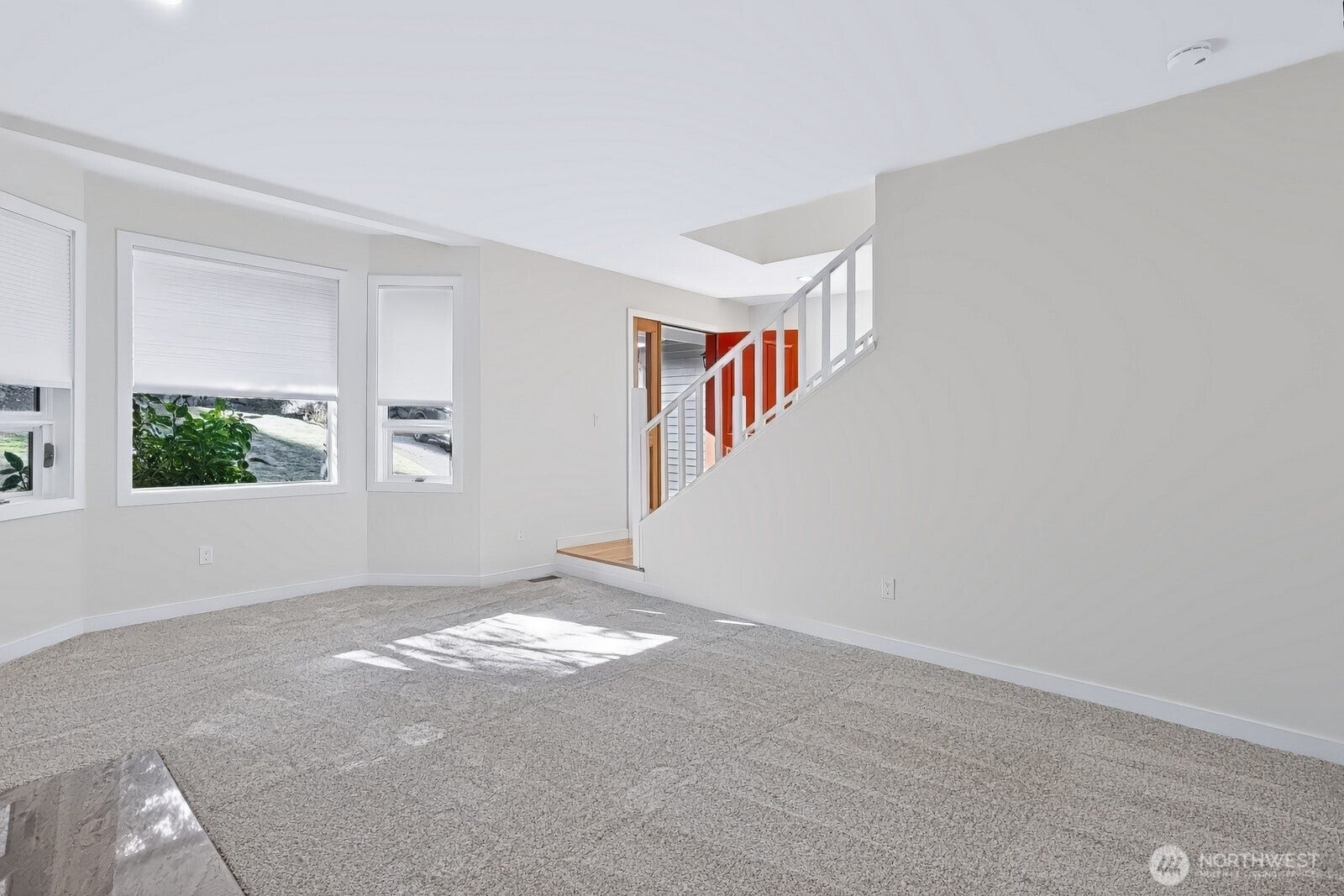 10418 114th Place NE, Kirkland, WA 98033 10418 114th Place NE, Kirkland, WA 98033