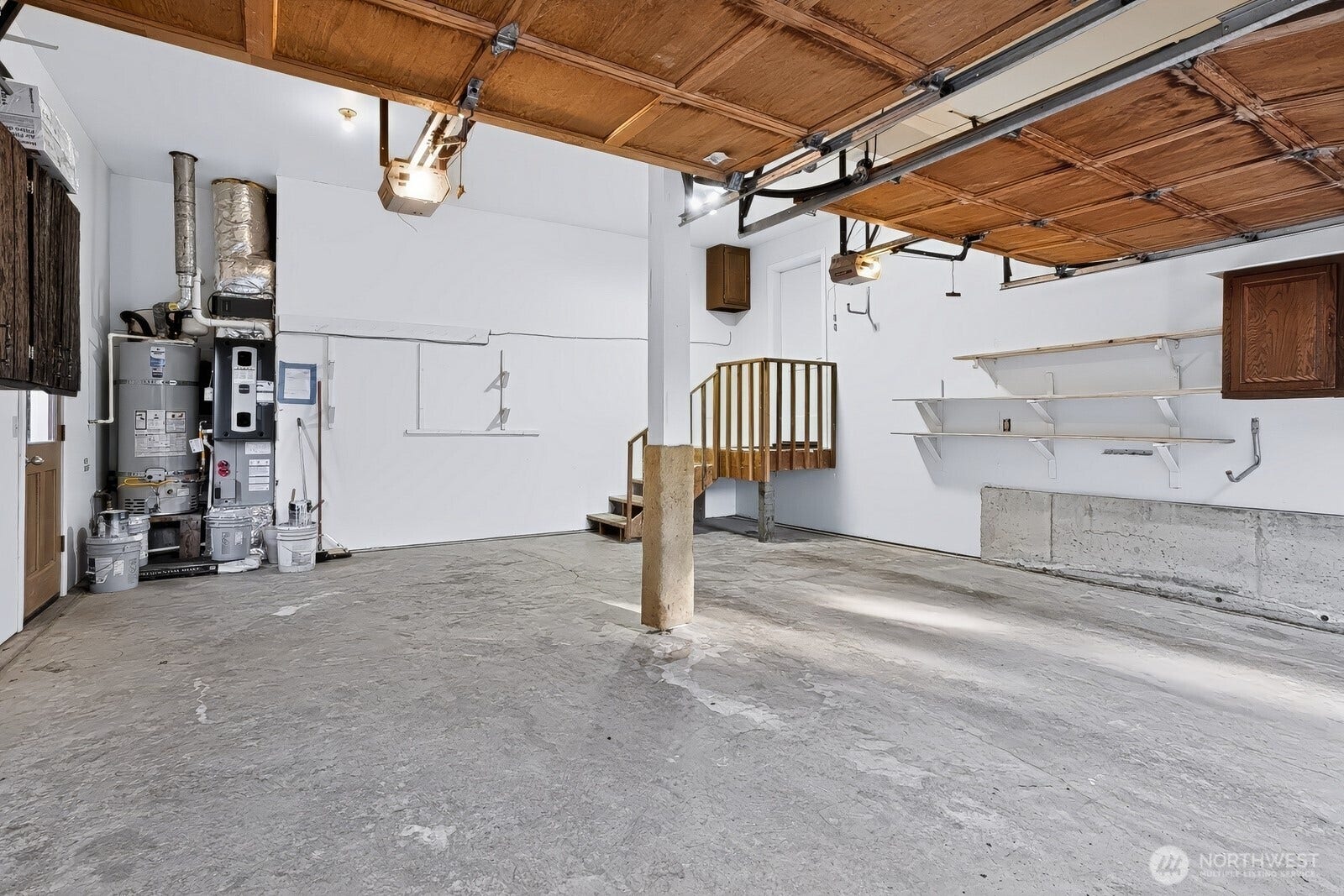 10418 114th Place NE, Kirkland, WA 98033 10418 114th Place NE, Kirkland, WA 98033