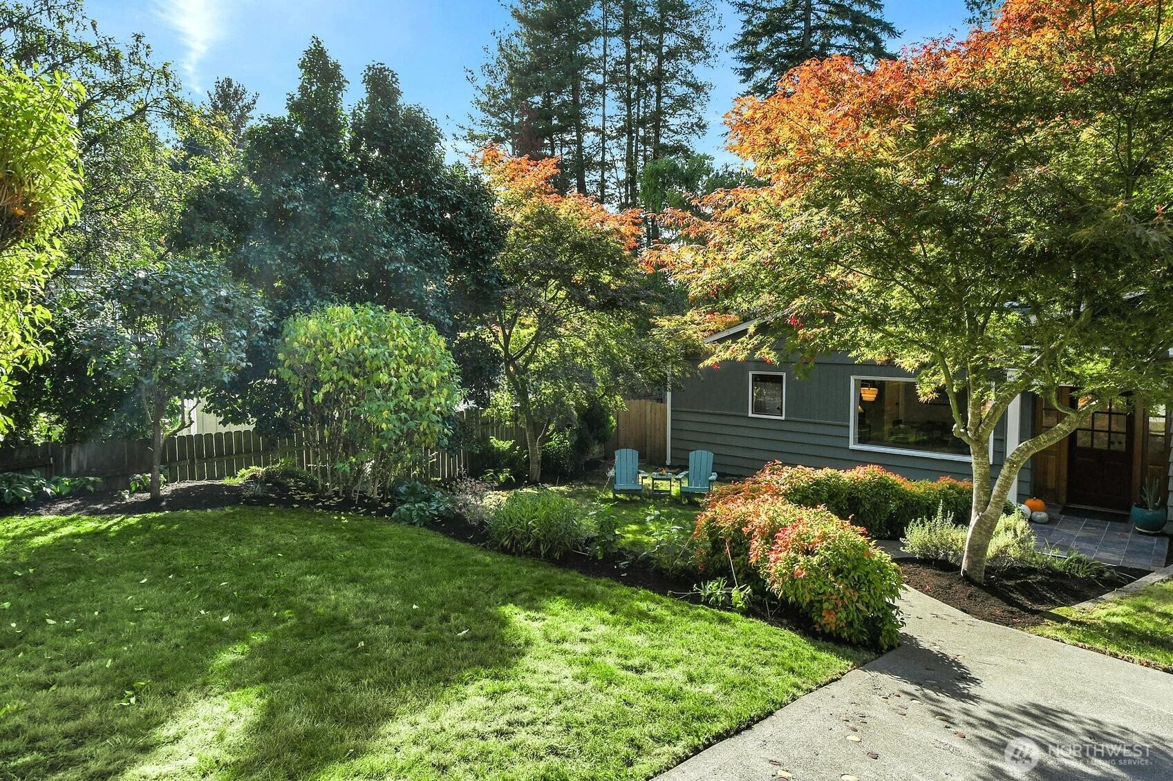 9013 25th Avenue NE, Seattle, WA 98115 Large front yard with off street parking.