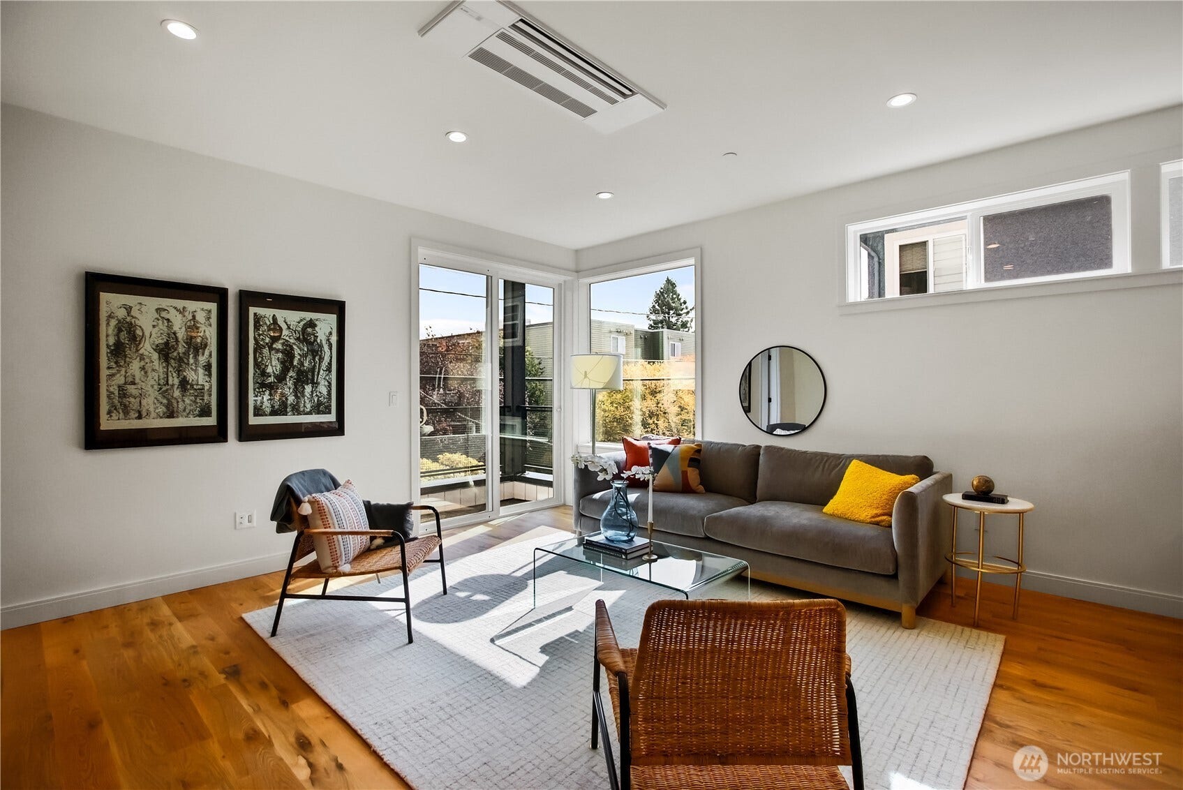 4469 Linden Avenue N, Seattle, WA 98103 4469 Linden Avenue N, Seattle, WA 98103