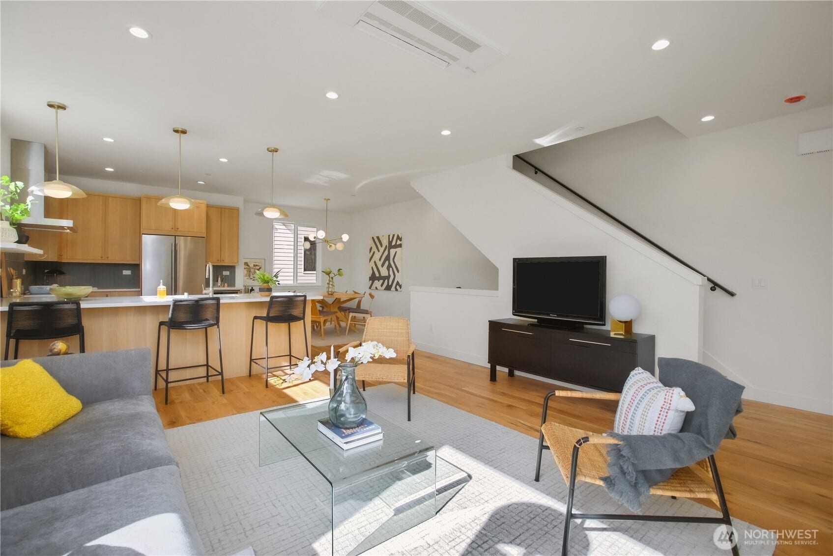 4469 Linden Avenue N, Seattle, WA 98103 4469 Linden Avenue N, Seattle, WA 98103