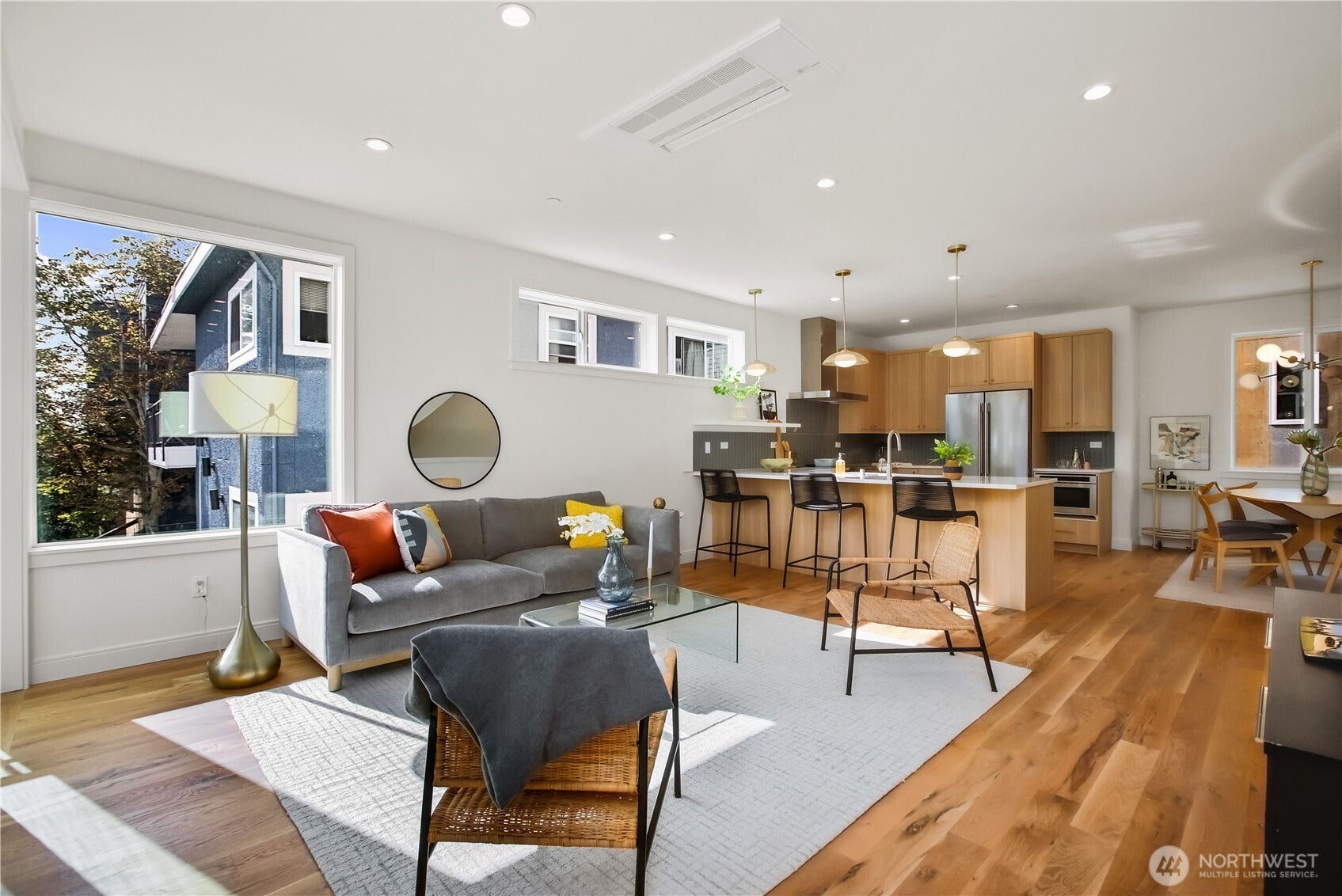 4469 Linden Avenue N, Seattle, WA 98103 4469 Linden Avenue N, Seattle, WA 98103