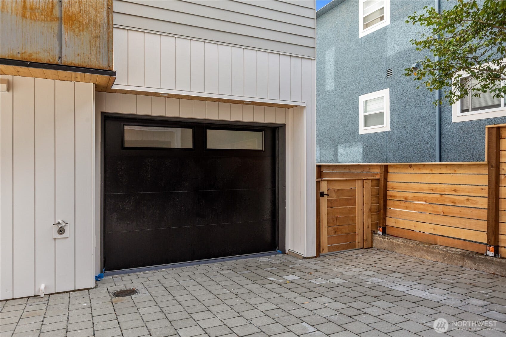 4469 Linden Avenue N, Seattle, WA 98103 Garage entry