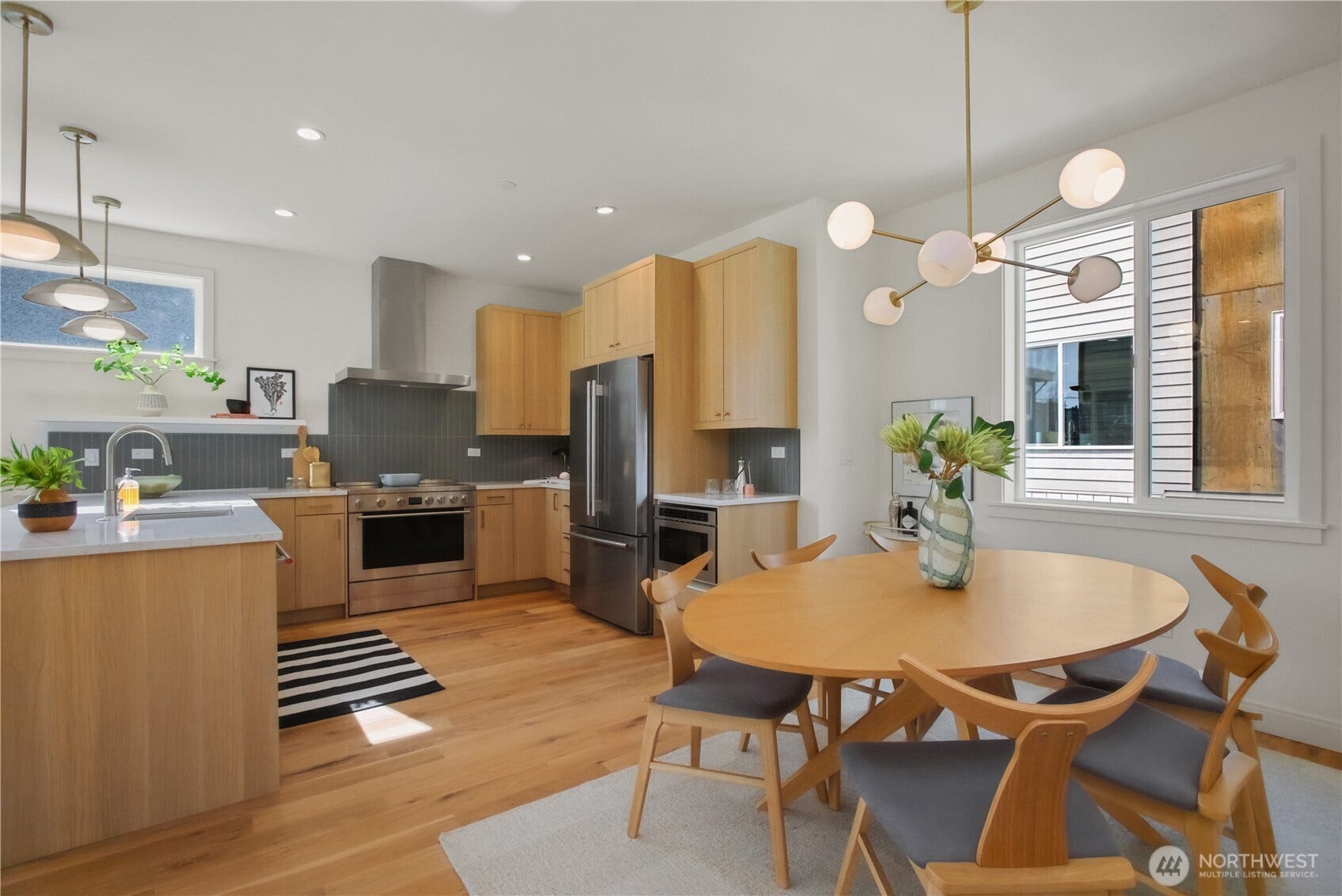 4469 Linden Avenue N, Seattle, WA 98103 4469 Linden Avenue N, Seattle, WA 98103