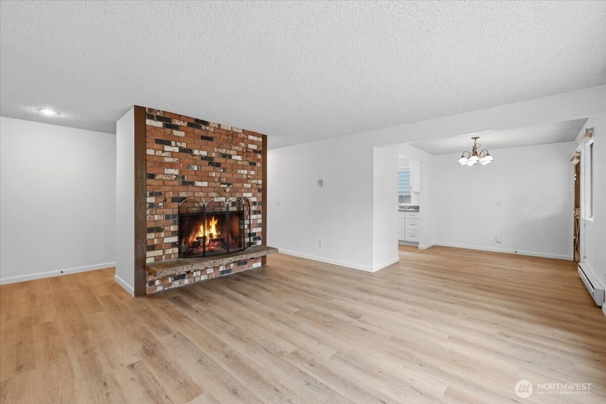 19433 28th Avenue NE, #B, Lake Forest Park, WA 98155 19433 28th Avenue NE, #B, Lake Forest Park, WA 98155