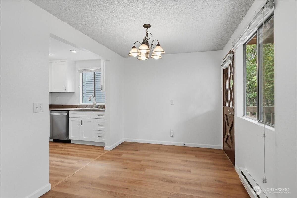 19433 28th Avenue NE, #B, Lake Forest Park, WA 98155 19433 28th Avenue NE, #B, Lake Forest Park, WA 98155