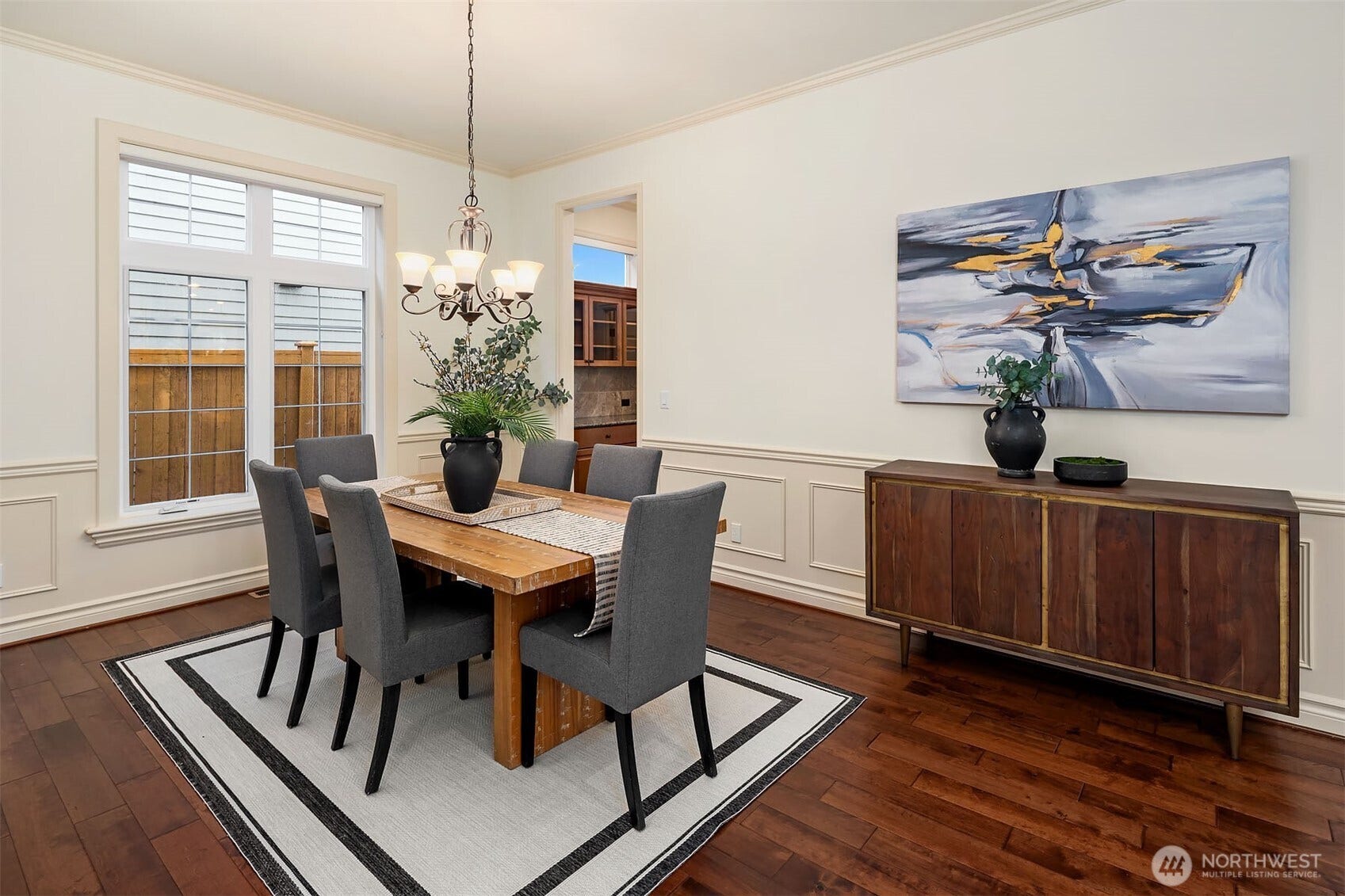 1836 273rd Place SE, Sammamish, WA 98075 Beautifully connected living spaces create an ideal setting for intimate dinners and gatherings alike.
